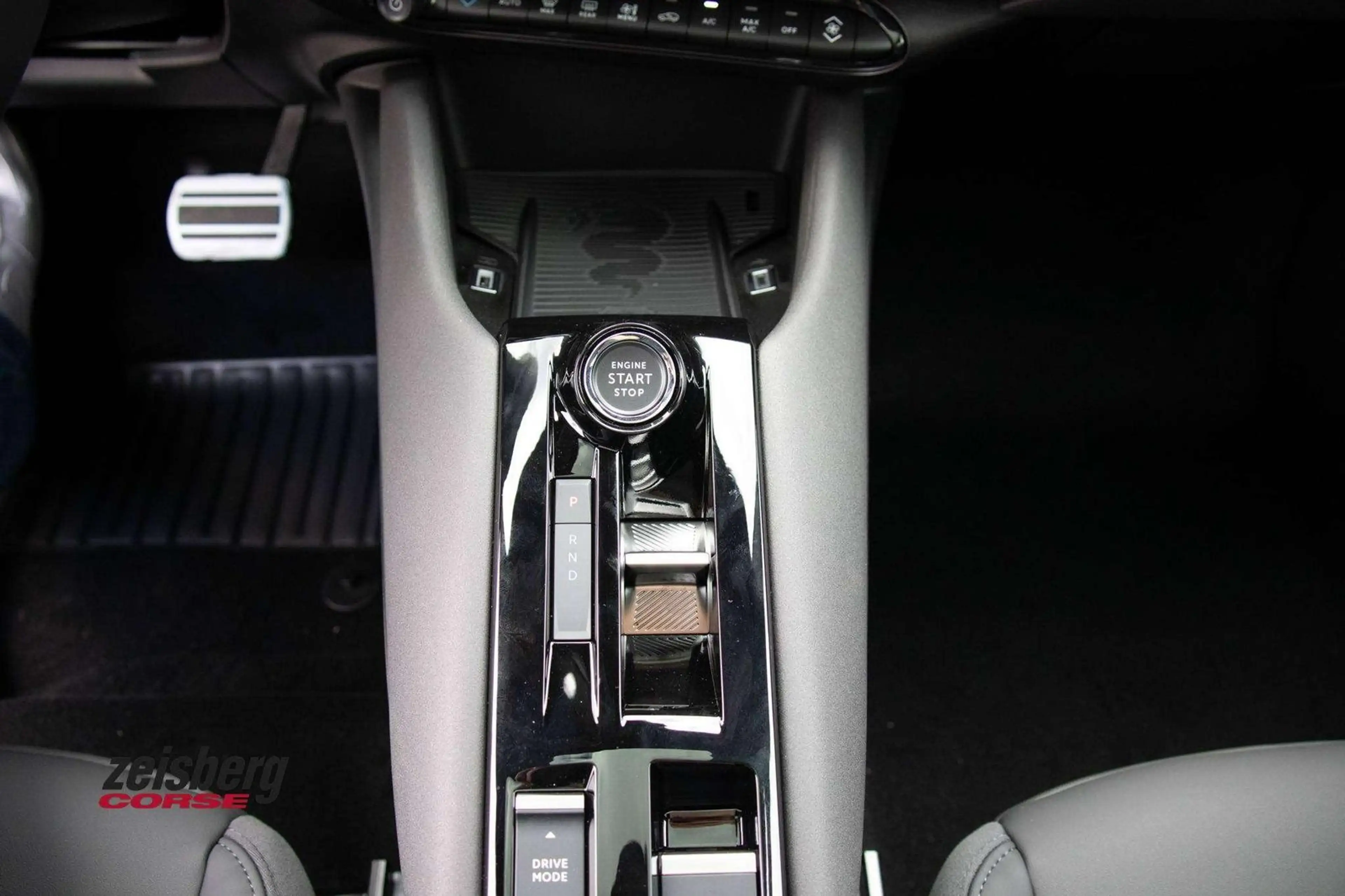 Alfa Romeo Junior Junior 1.2 VGT Ibrida Ti Pano/Technlologie-Paket — photo 12