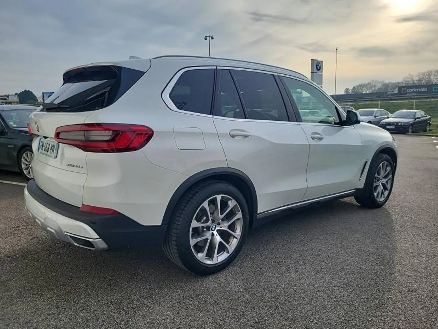 BMW X5 xDrive45e 394ch xLine Blanc - 2