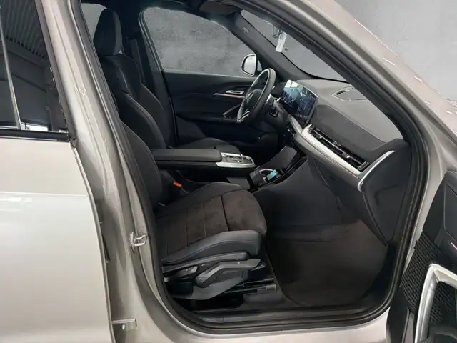 BMW X1 view 11