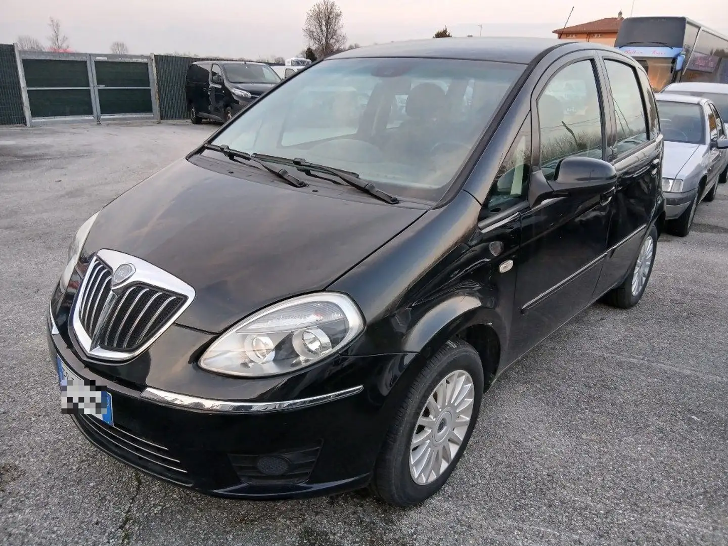 Lancia MUSA 1.4 16V Diva Schwarz - 2