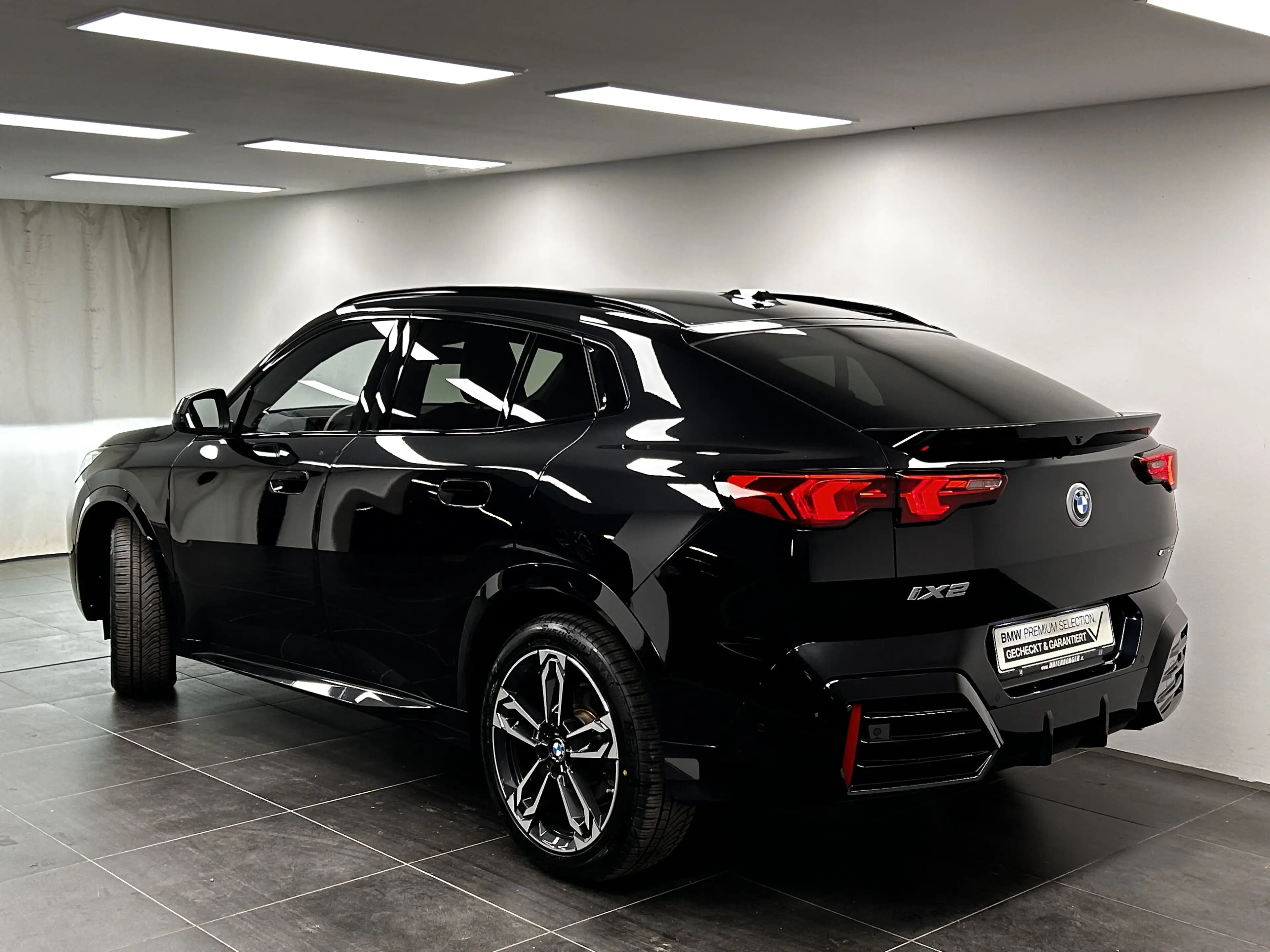 BMW iX2 eDrive20 — photo 3
