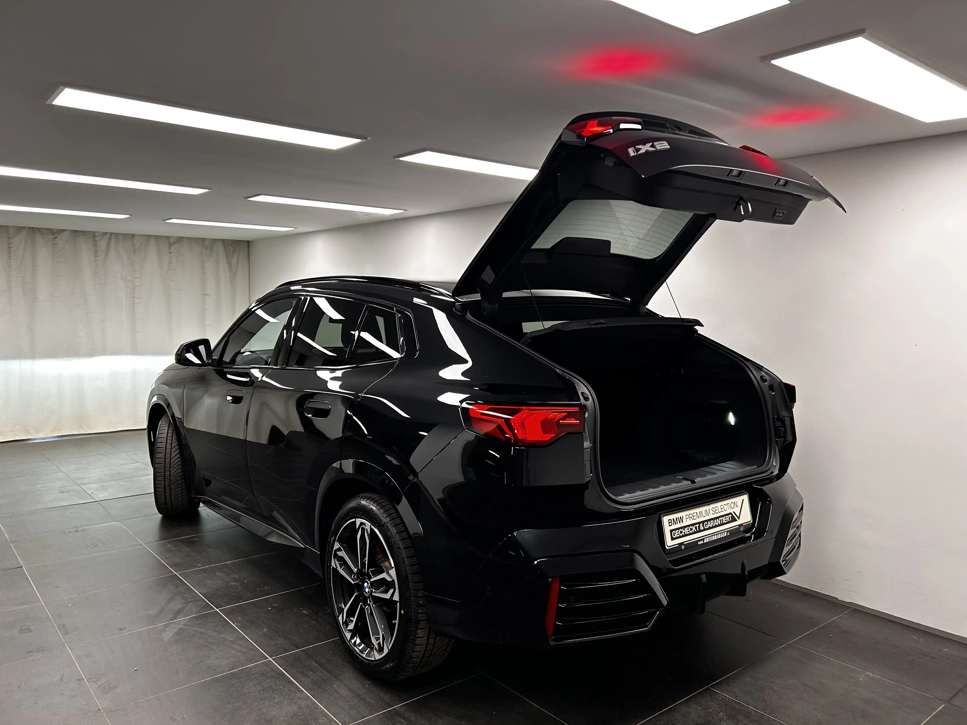 BMW iX2 eDrive20 — photo 11