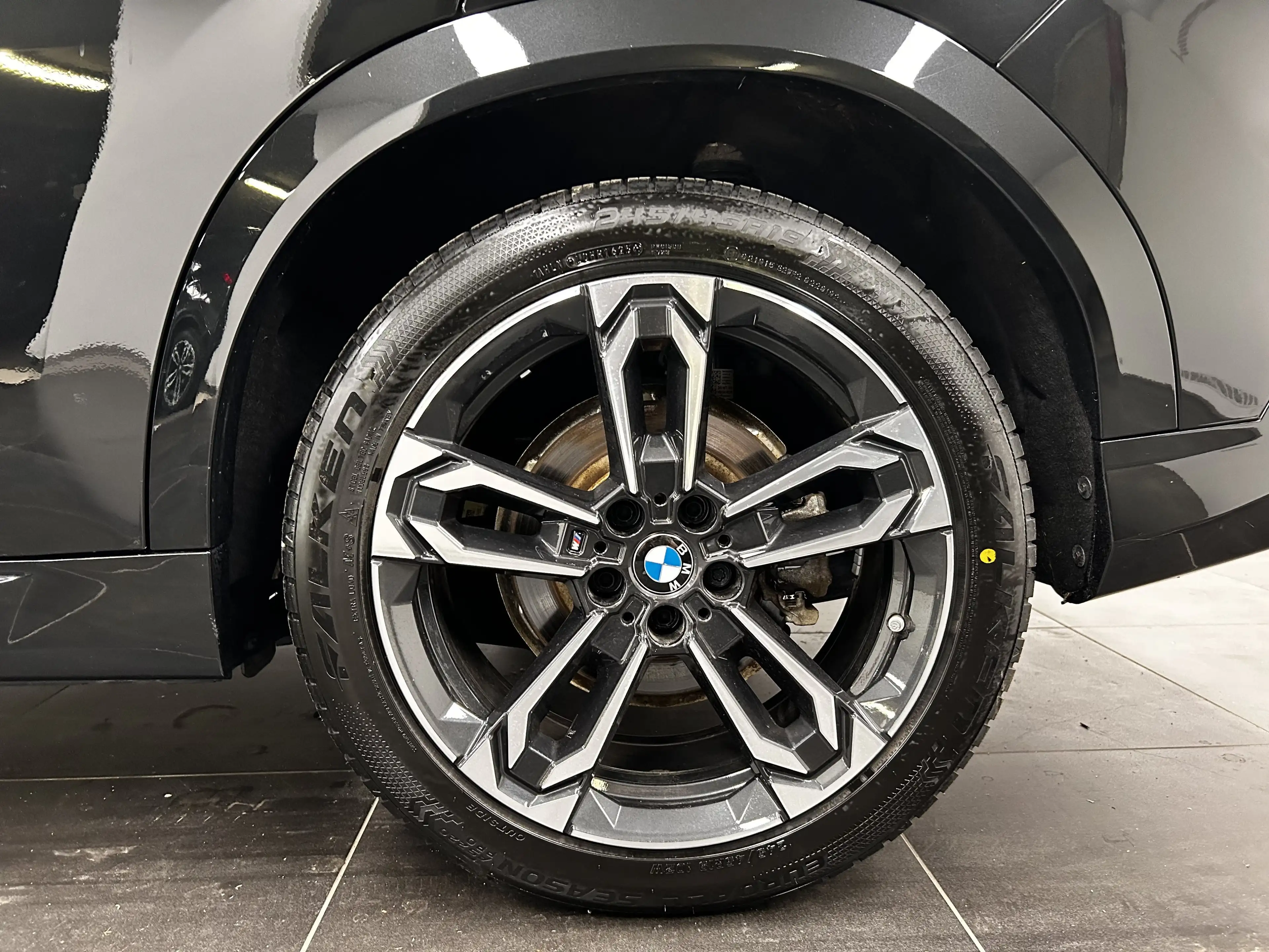 BMW iX2 eDrive20 — photo 6