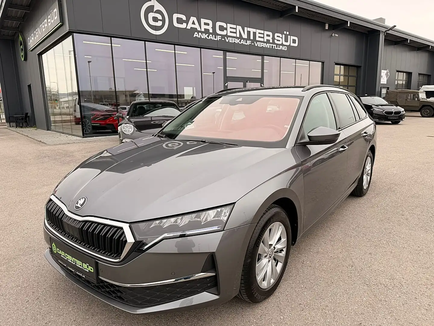 Skoda Octavia Kombi 2,0 TDI Selection DSG Grau - 1