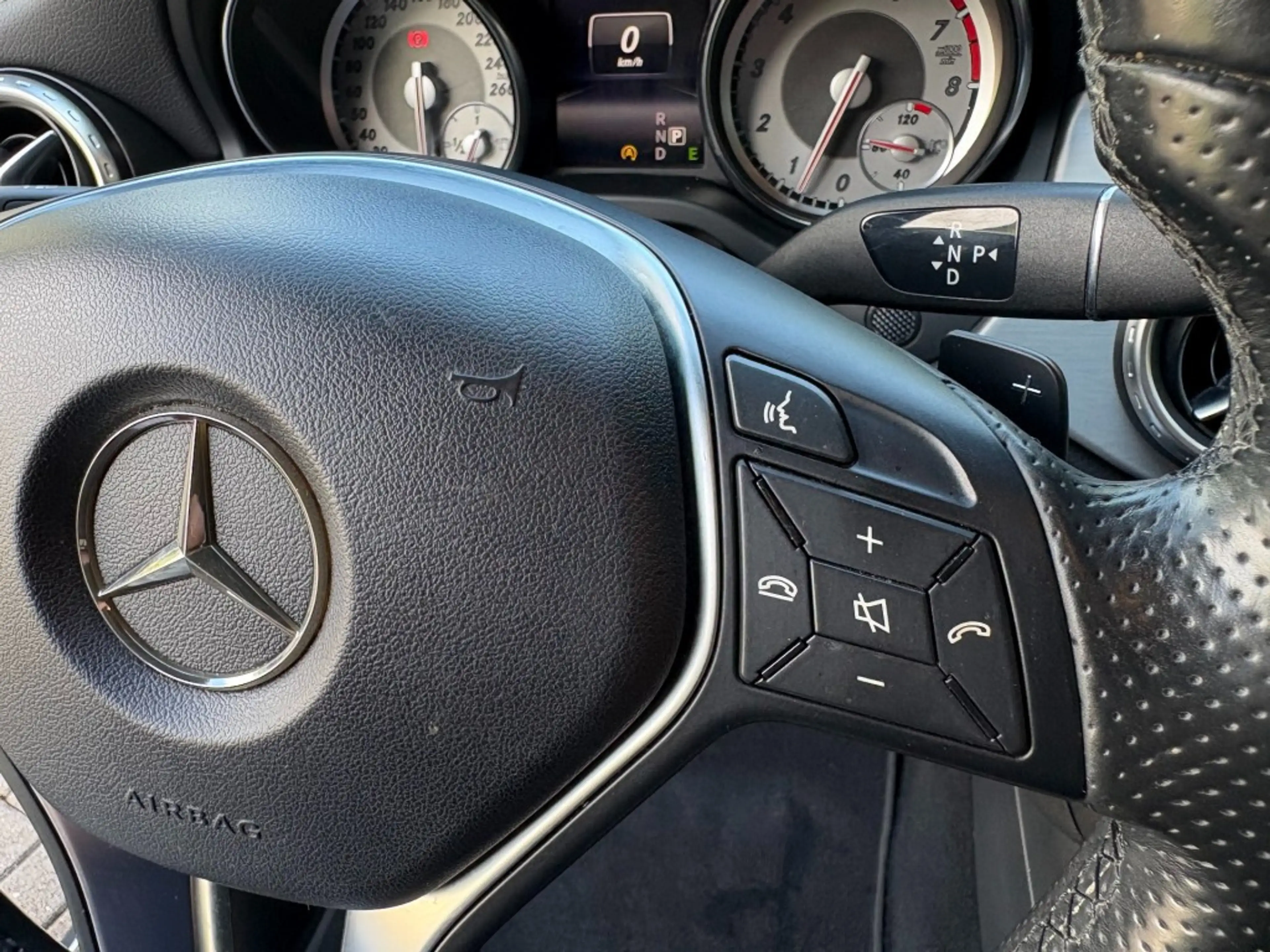Mercedes-Benz GLA 200 GLA 200  SPORT NIGHT LED, Xenon, Navi, Cruise, 19I — photo 12