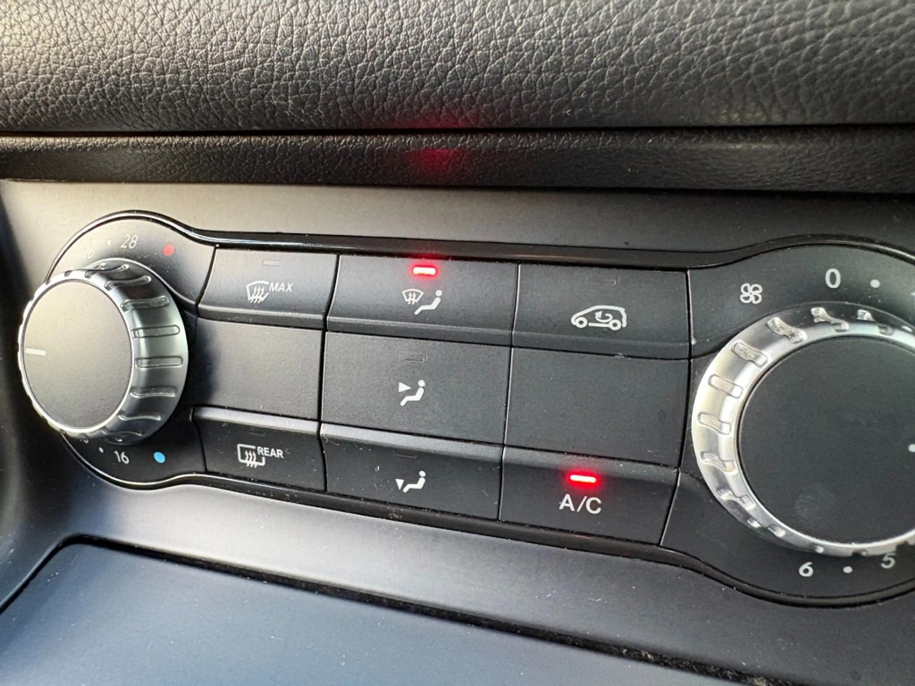 Mercedes-Benz GLA 200 GLA 200  SPORT NIGHT LED, Xenon, Navi, Cruise, 19I — photo 19