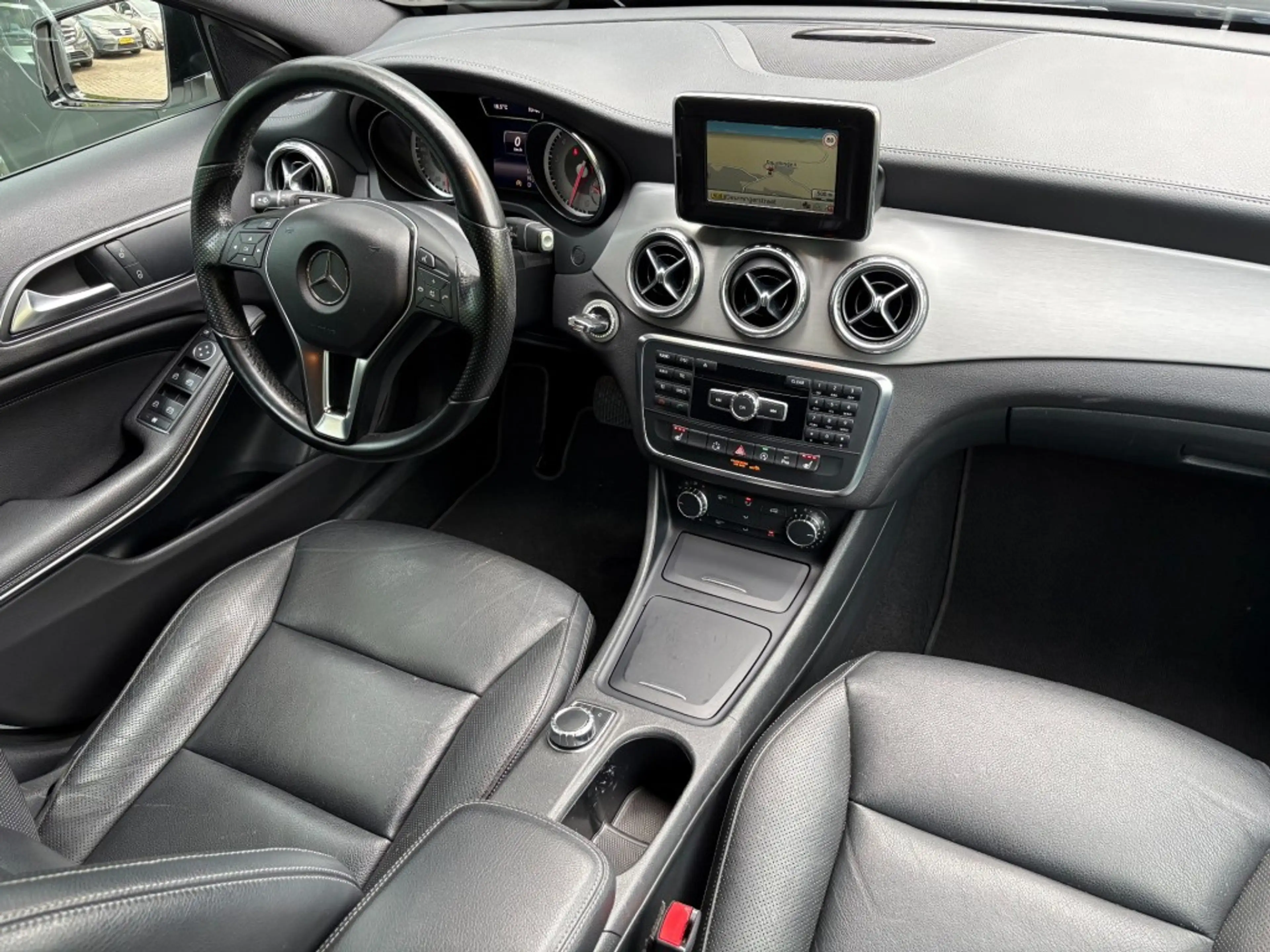 Mercedes-Benz GLA 200 GLA 200  SPORT NIGHT LED, Xenon, Navi, Cruise, 19I — photo 9