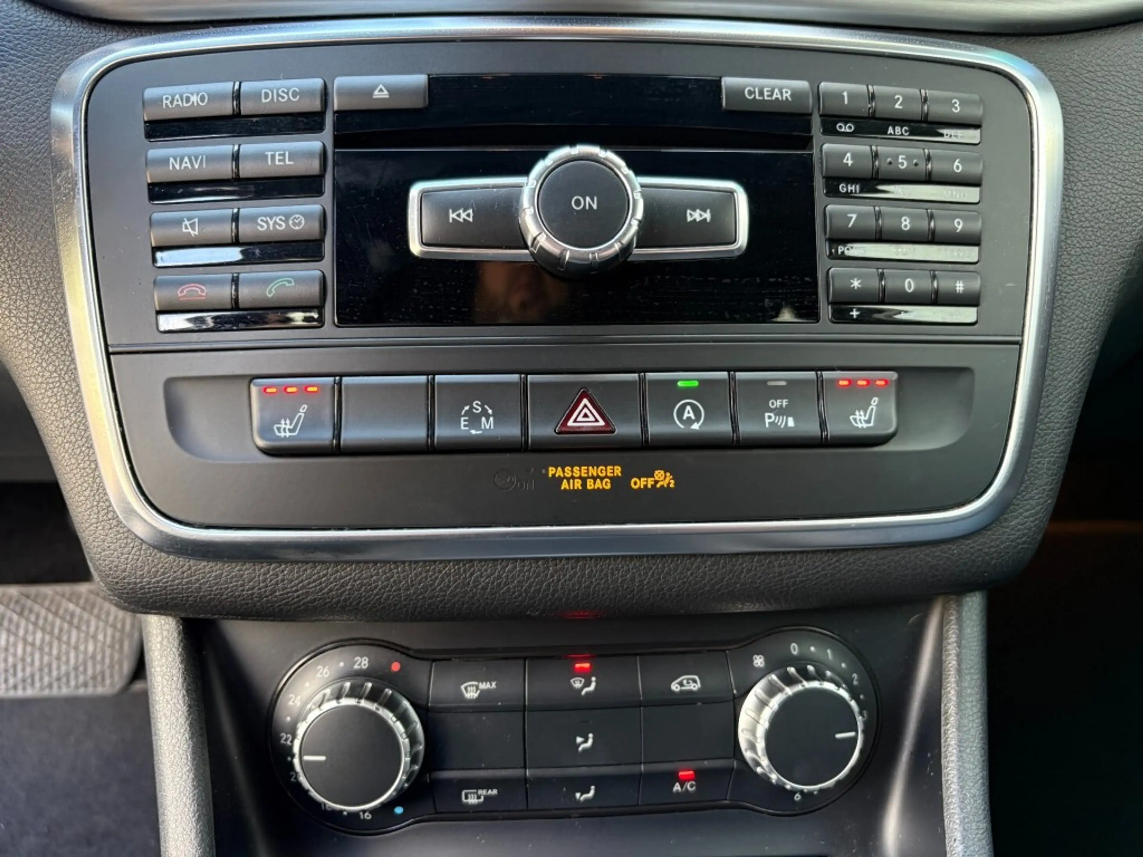 Mercedes-Benz GLA 200 GLA 200  SPORT NIGHT LED, Xenon, Navi, Cruise, 19I — photo 17