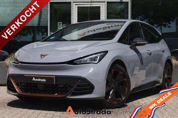 62 kWh Adrenaline One 204pk | Navigatie | Stoelver