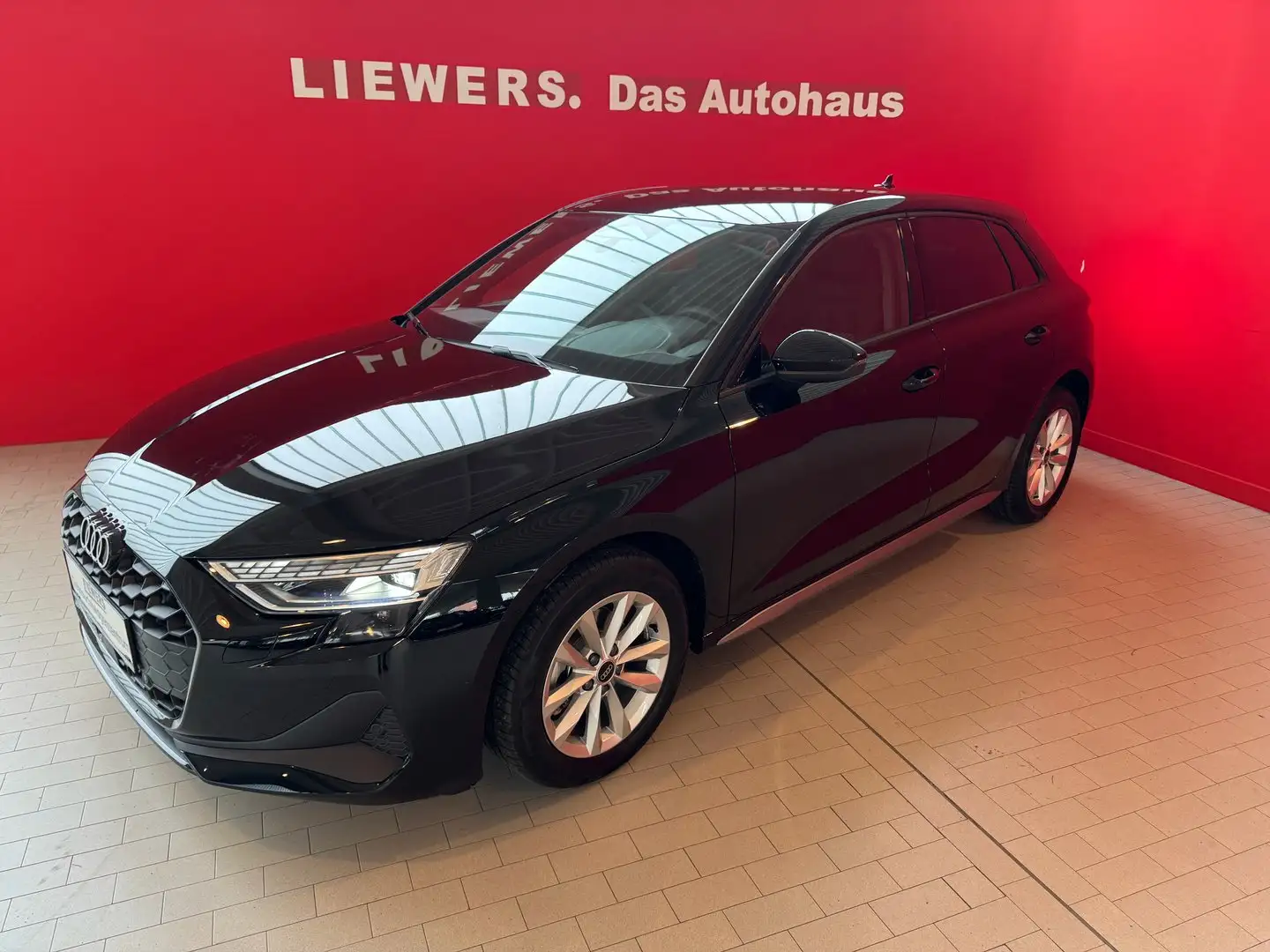 Audi A3 30 TDI Schwarz - 2