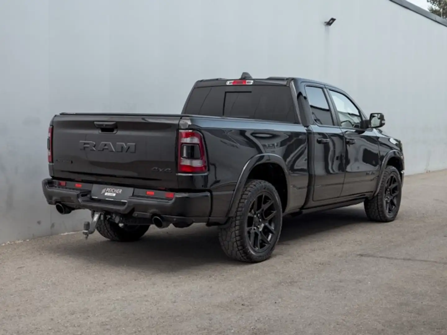 Dodge RAM RAM 1500 Laramie Night Quad Cab Long Bed 5,7 L ... Schwarz - 2
