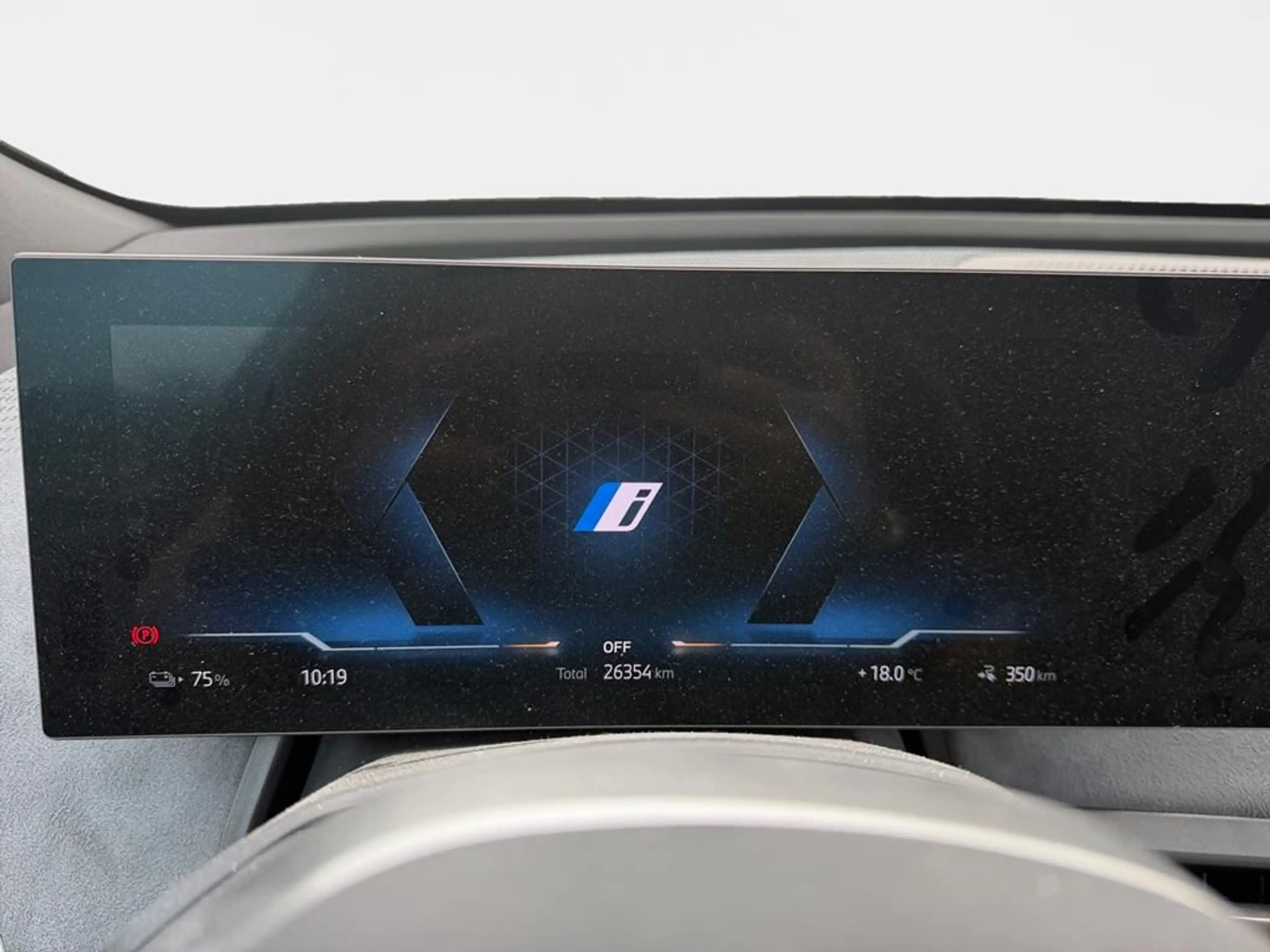 BMW iX M Sport — photo 10