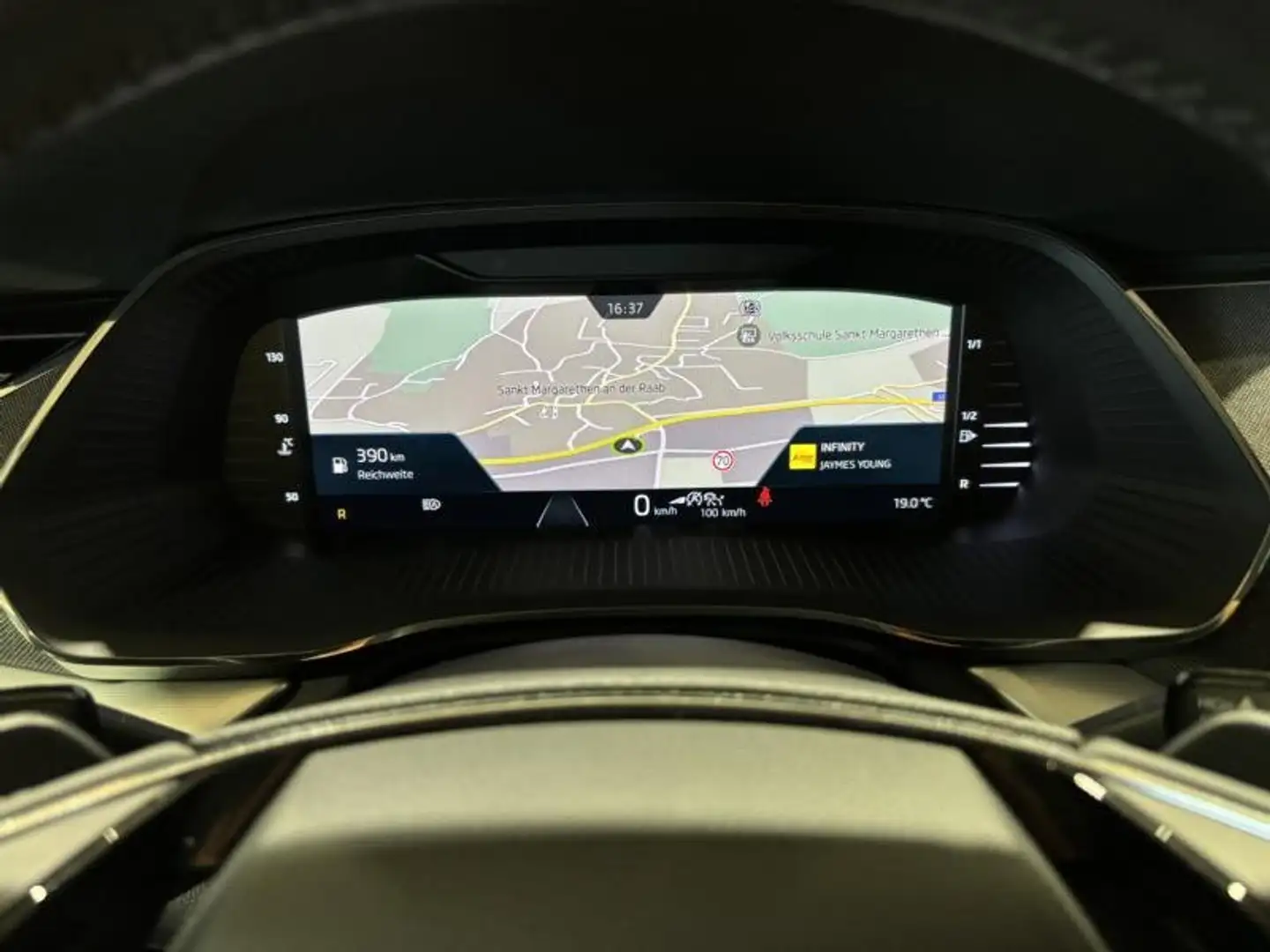 Skoda Octavia 2,0DSG LED VIRTUAL COCKPIT HEAD-UP LED MATRIX Schwarz - 2