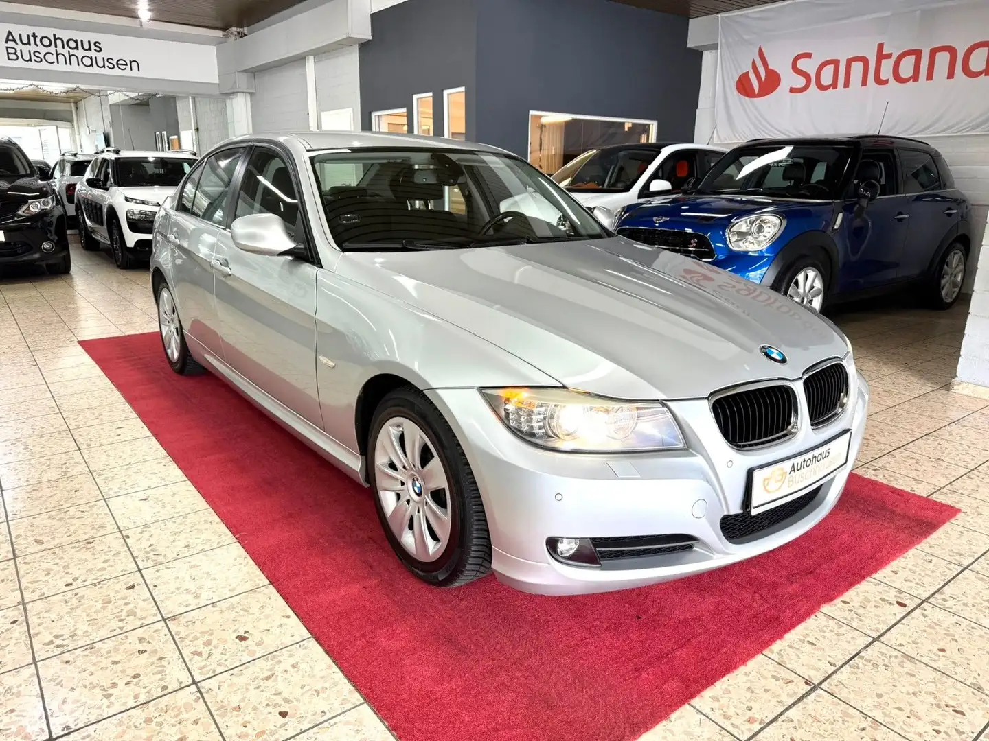 BMW 318 i Lim.*Rentnerfzg*1.Hand*Xen*SHZ*TÜV Silber - 1