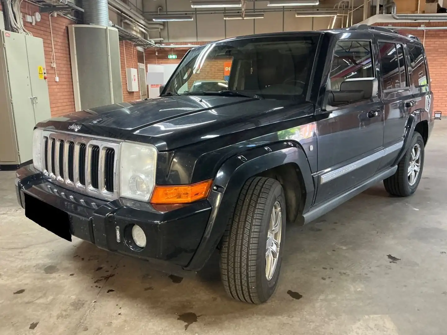 Jeep Commander 4.7 V8 Sport *Leder| 7-Sitze* Schwarz - 1