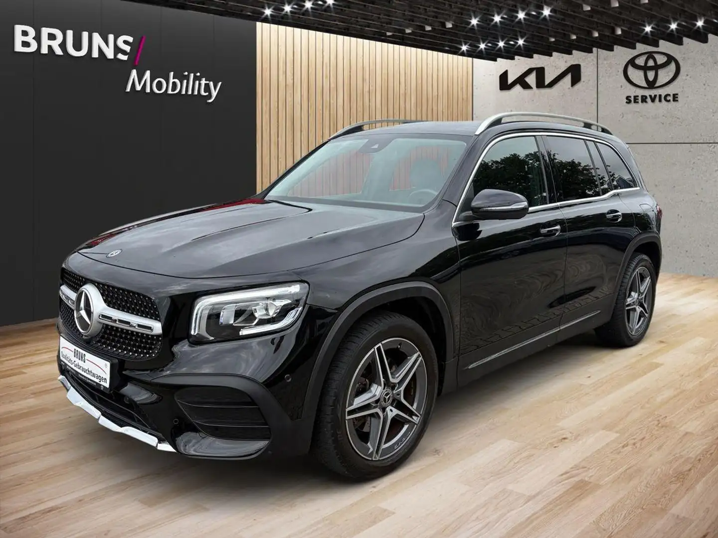 Mercedes-Benz 200 GLB 200 7G-DCT AMG Line Fekete - 2