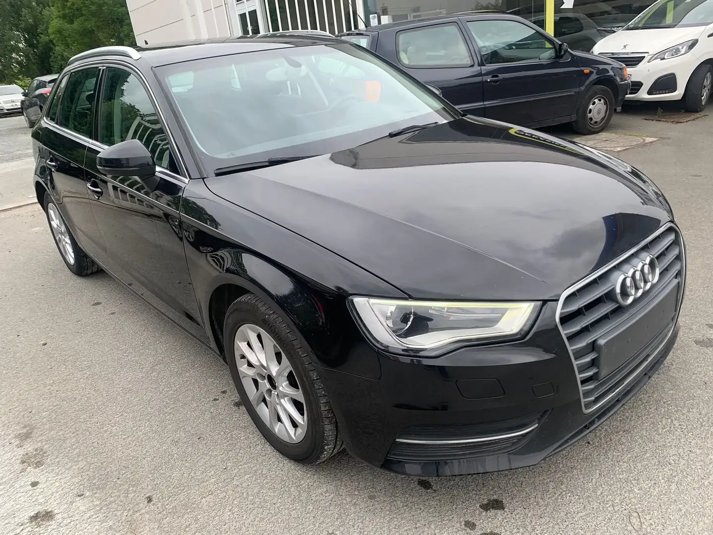 Audi A3 Sportback 1.6 TDi Attraction S tronic Noir - 1