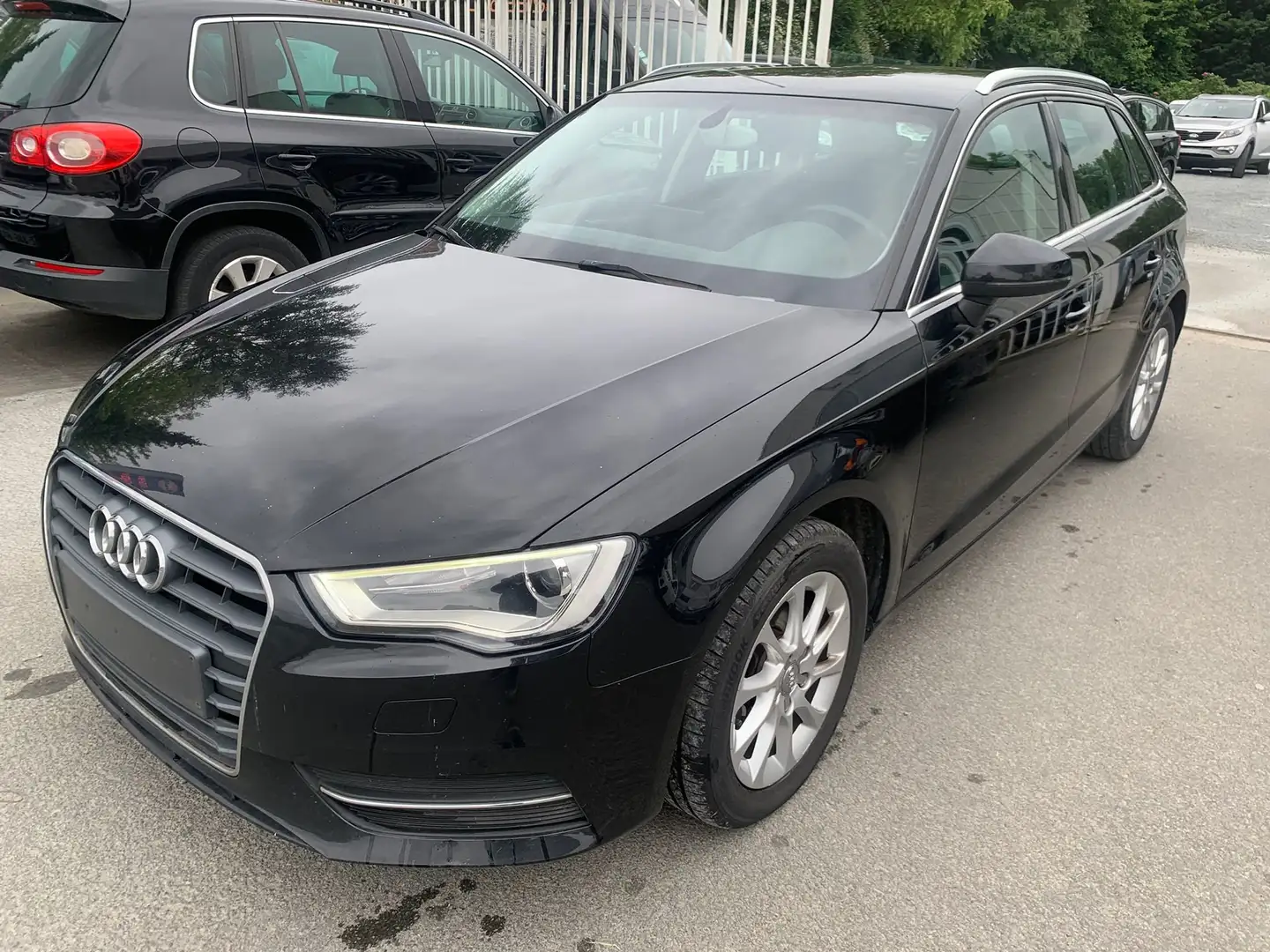 Audi A3 Sportback 1.6 TDi Attraction S tronic Noir - 2