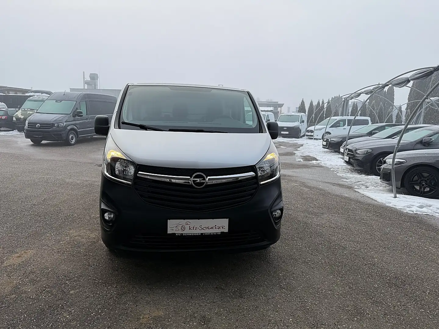Opel Vivaro Vivaro L2H1 1,6 BiTurbo CDTI Ecotec BI 2,9t S/S... Silber - 2