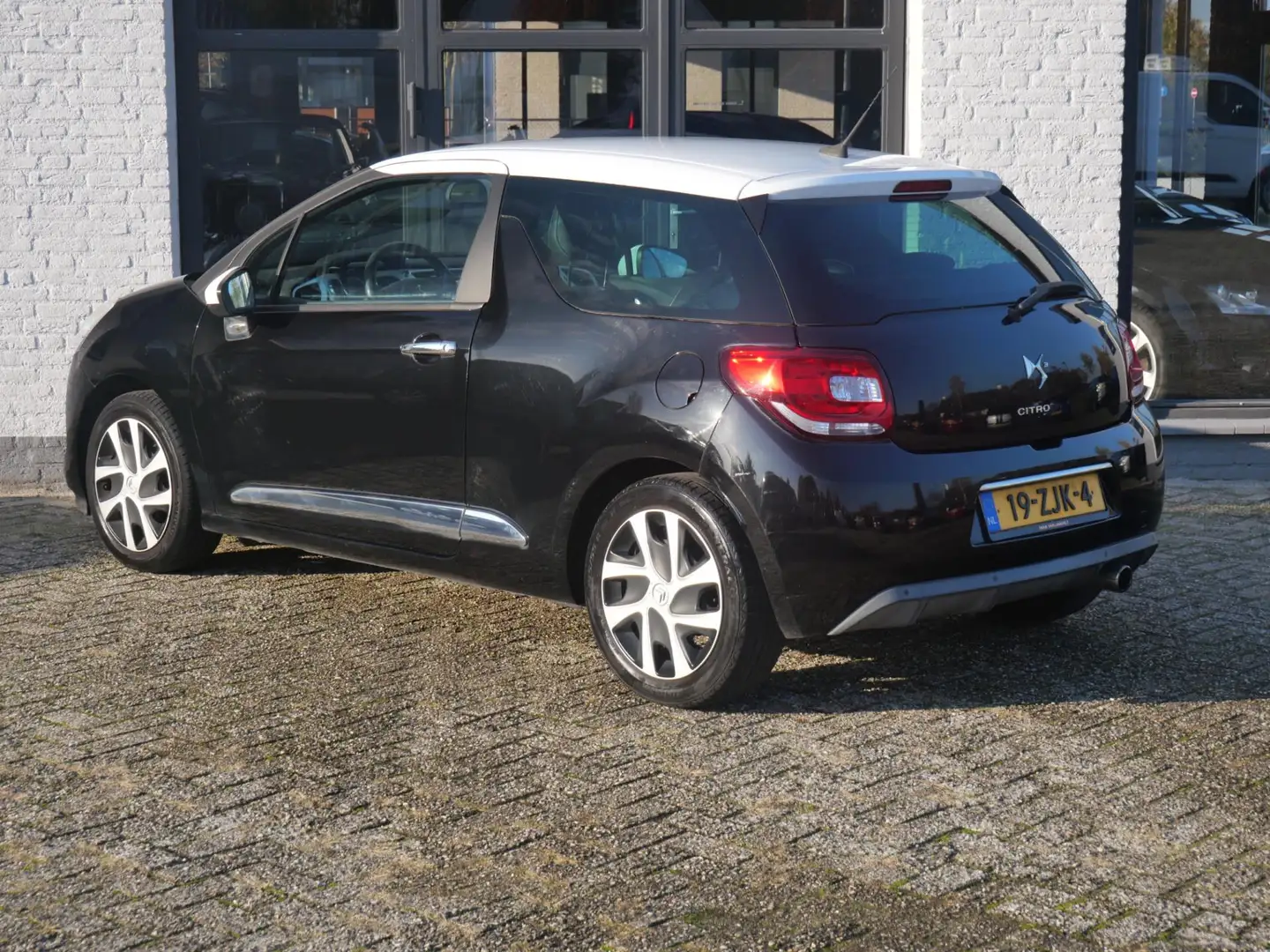 Citroen DS3 1.2 VTi Business 158.000km !!! Ecc Leder Navi Schwarz - 2