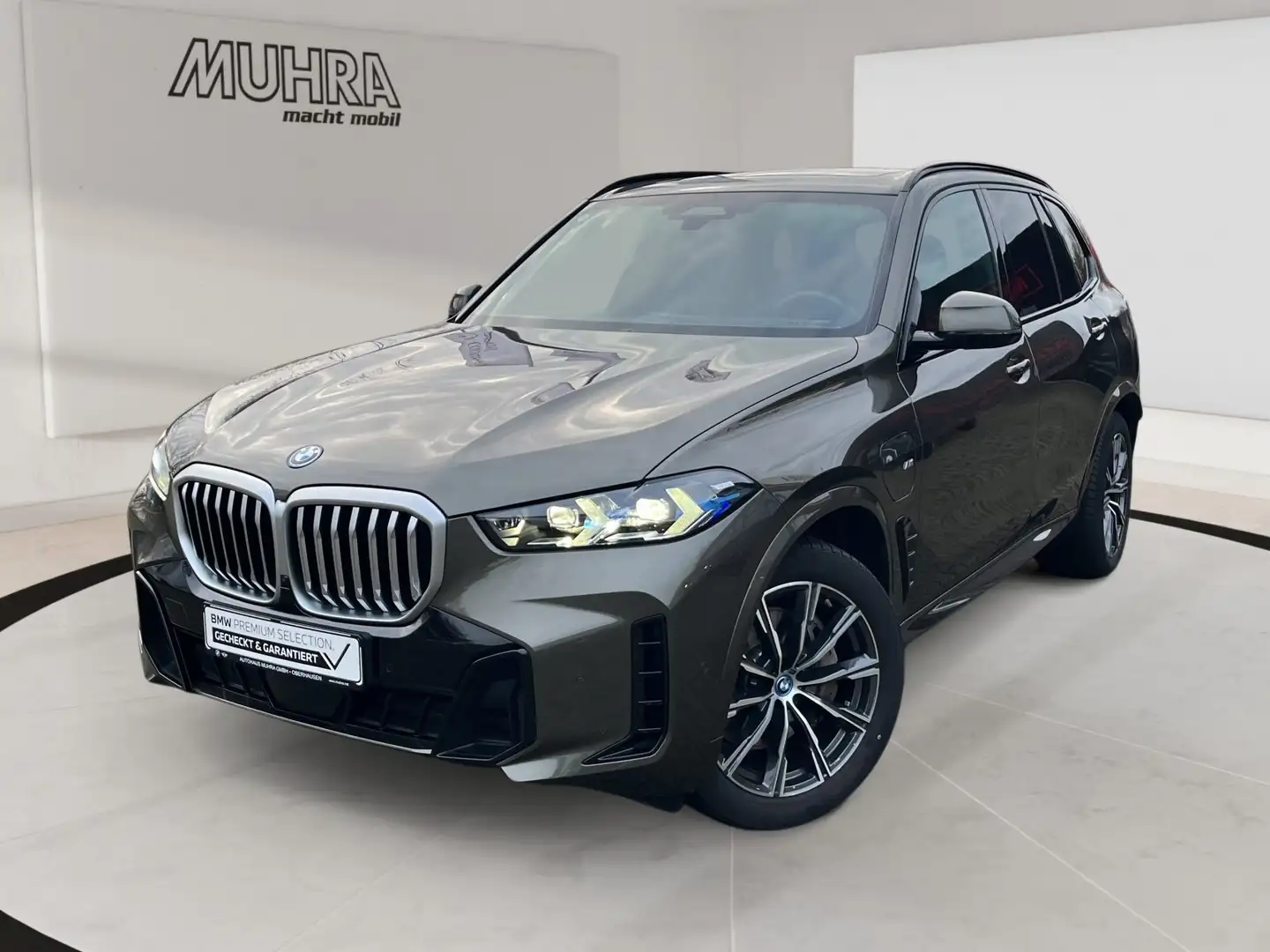 BMW X5 xDrive50e M Sport 20" AHK Pano Softclose H&K Autob Grün - 2