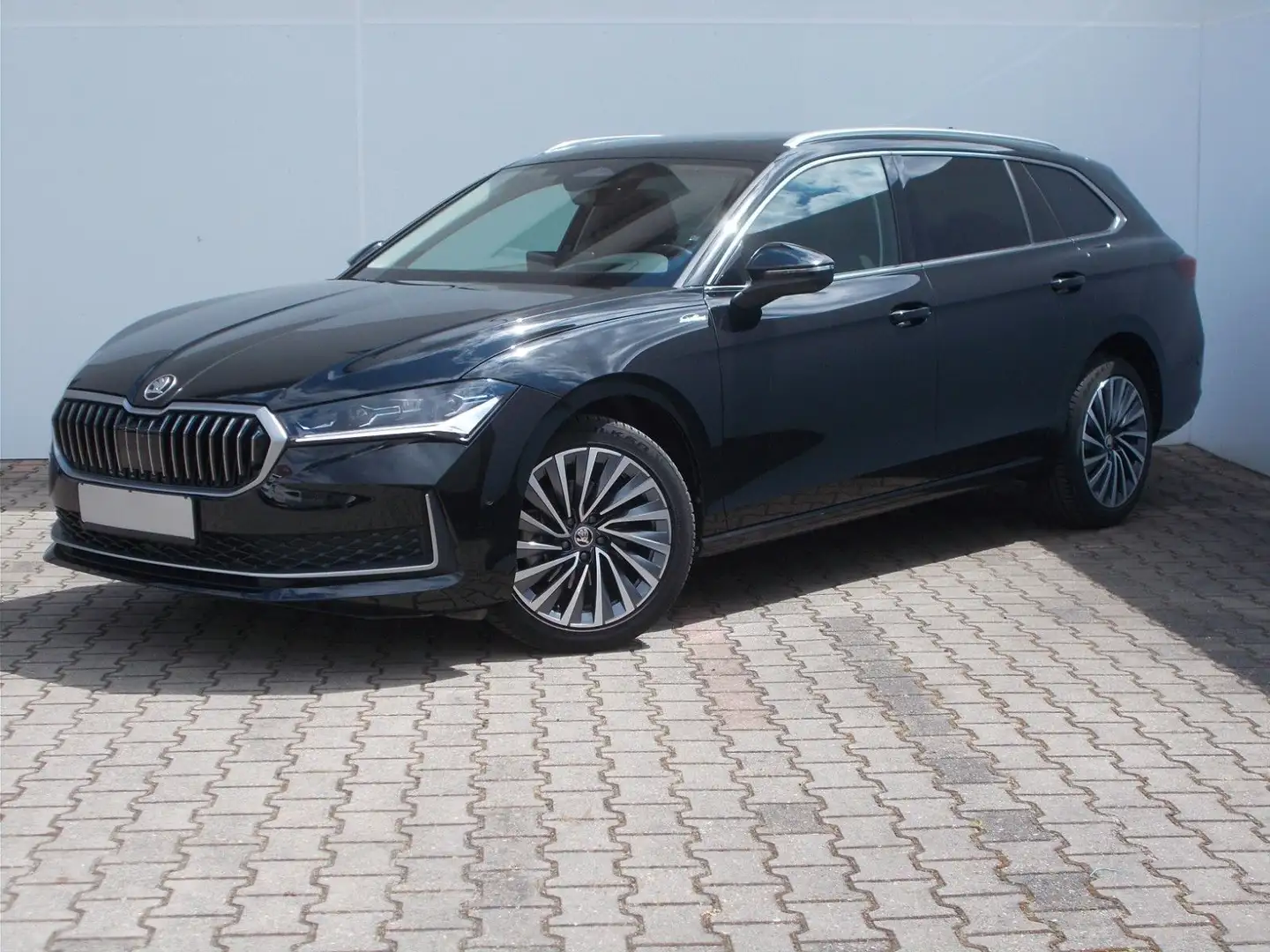 Skoda Superb Combi 1,5 TSI DSG L&K mit Mega Extras !!! Zwart - 2