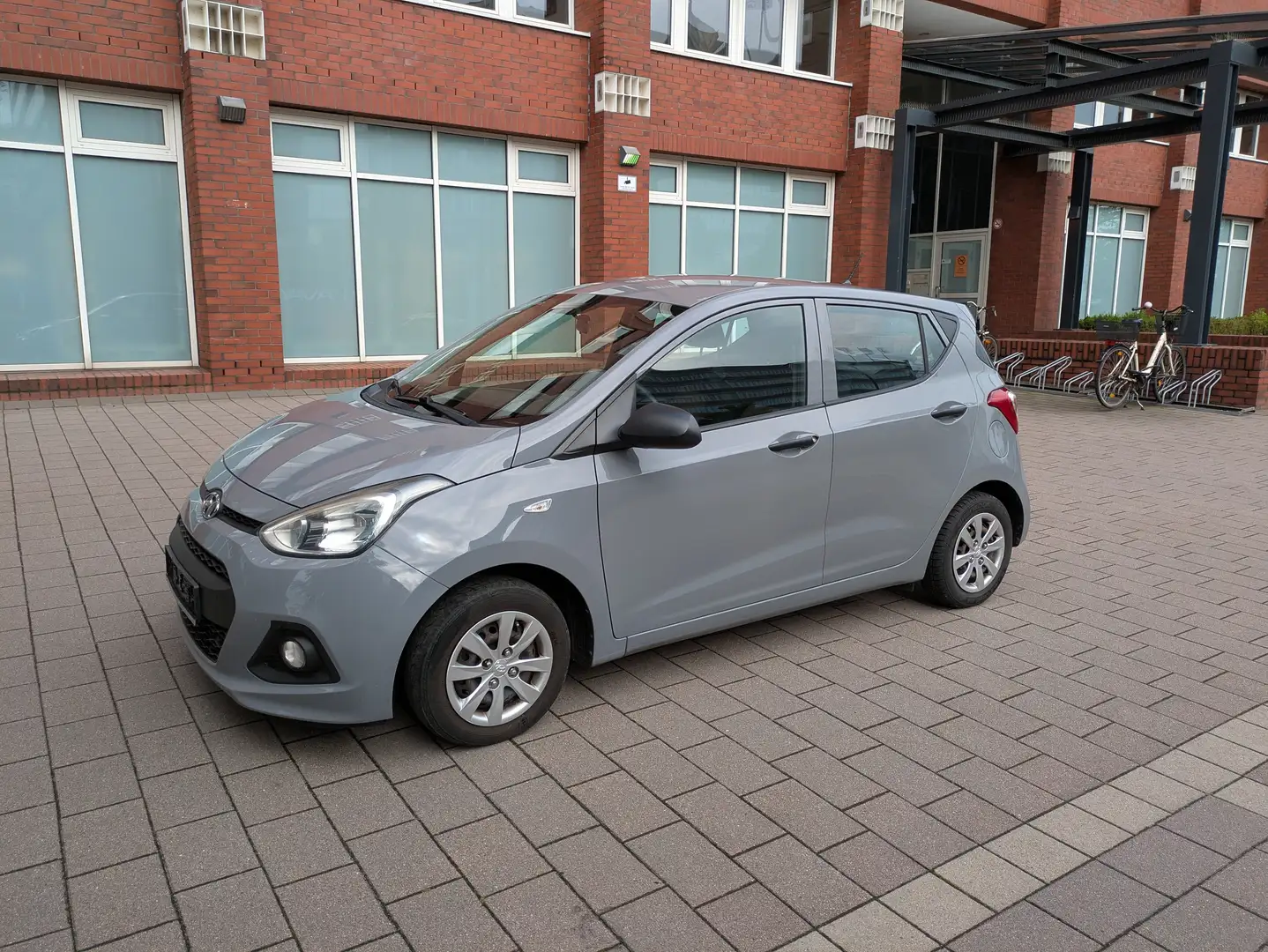 Hyundai i10 Classic Šedá - 1