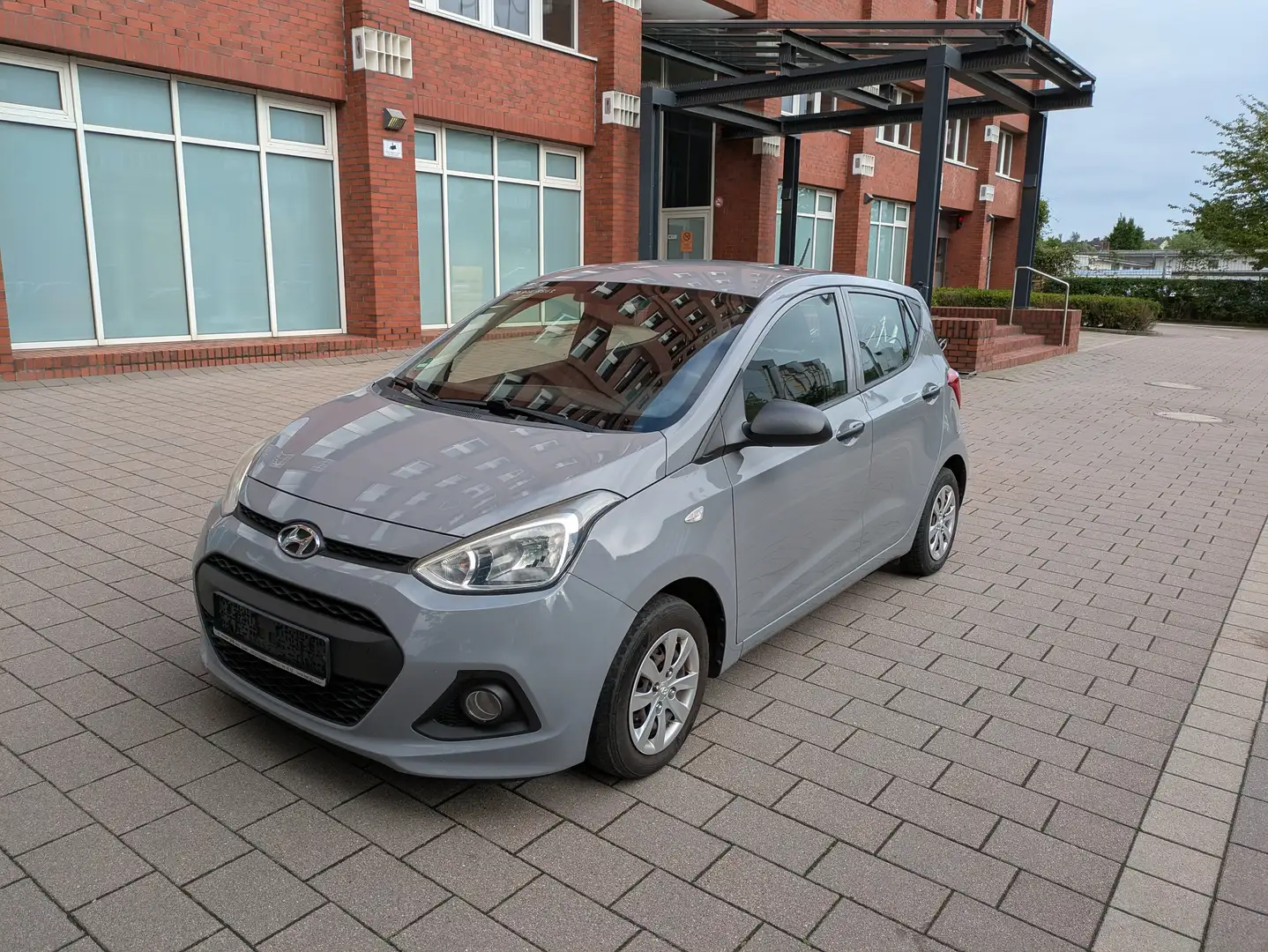 Hyundai i10 Classic Gris - 2