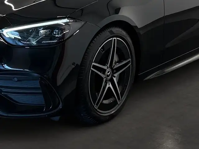 Mercedes-Benz C Class view 13
