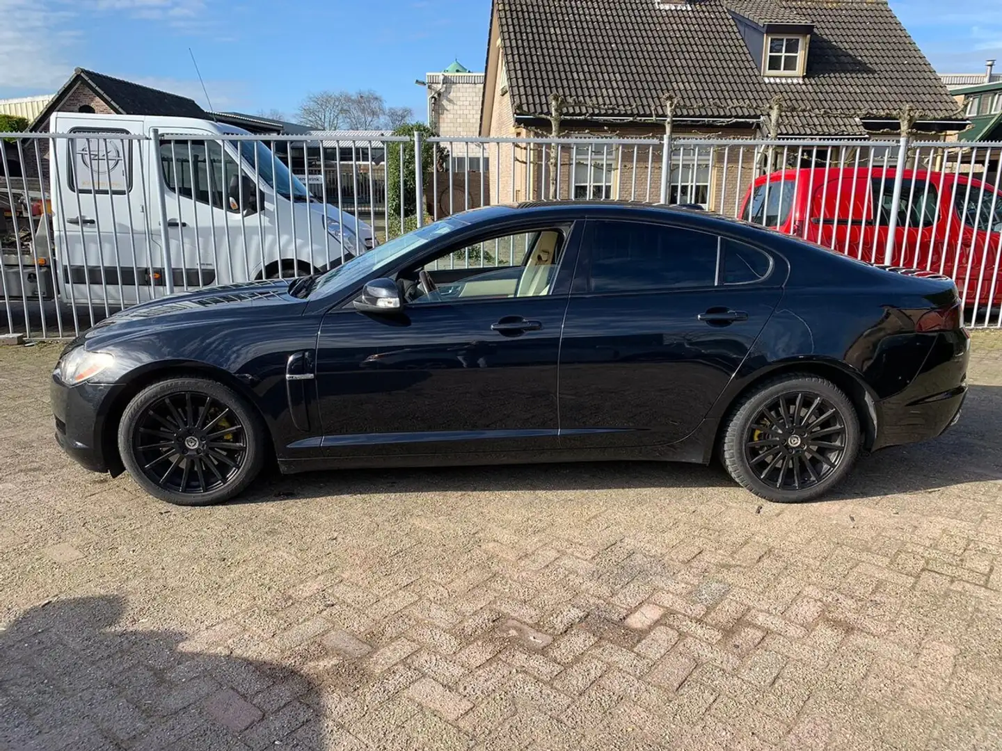 Jaguar XF 2.7D V6 Luxury (Only export) 416 Zwart - 2