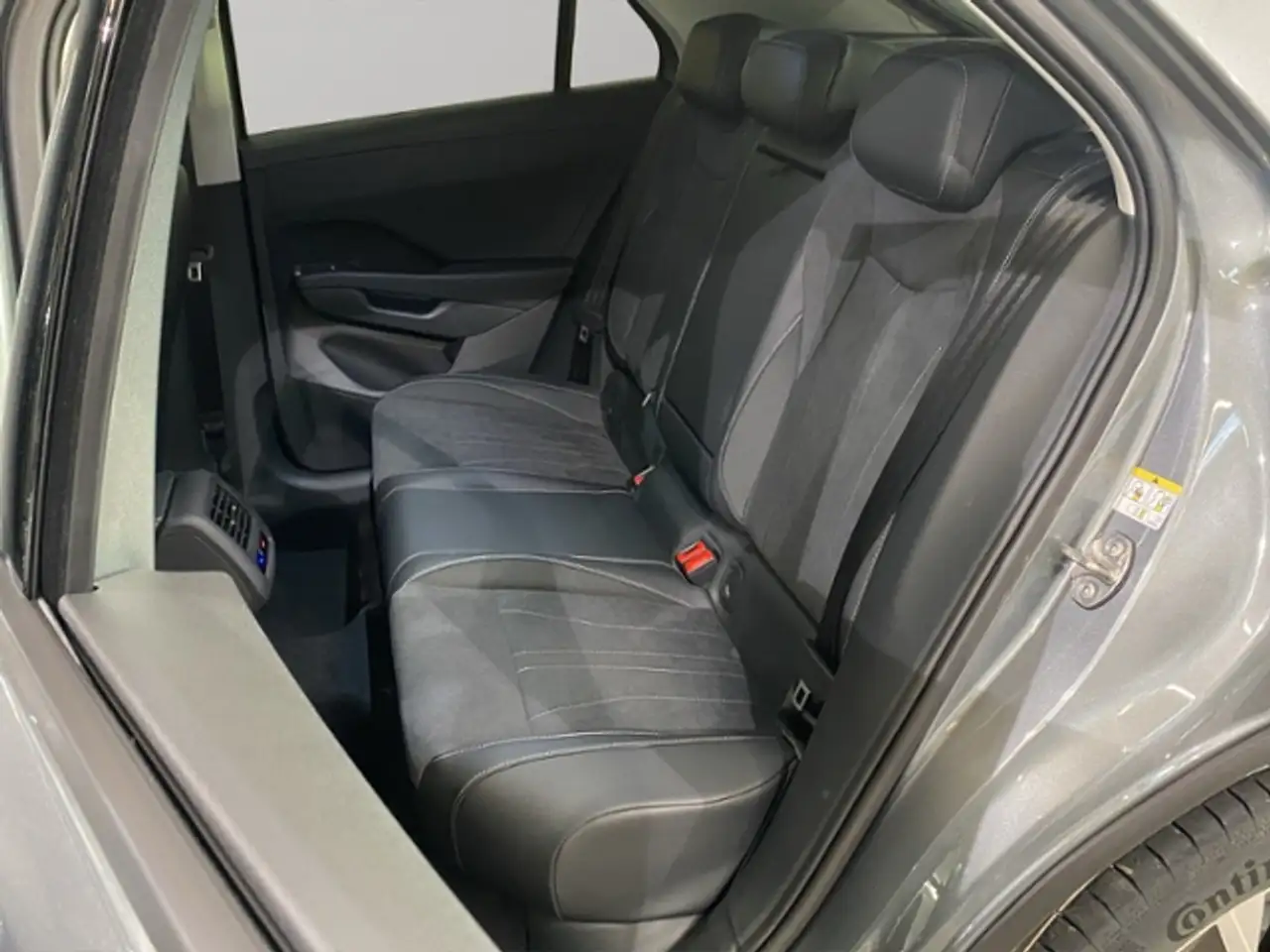 Volkswagen T-Roc Style 1.5 eTSI DSG / LED RFK AHK 9