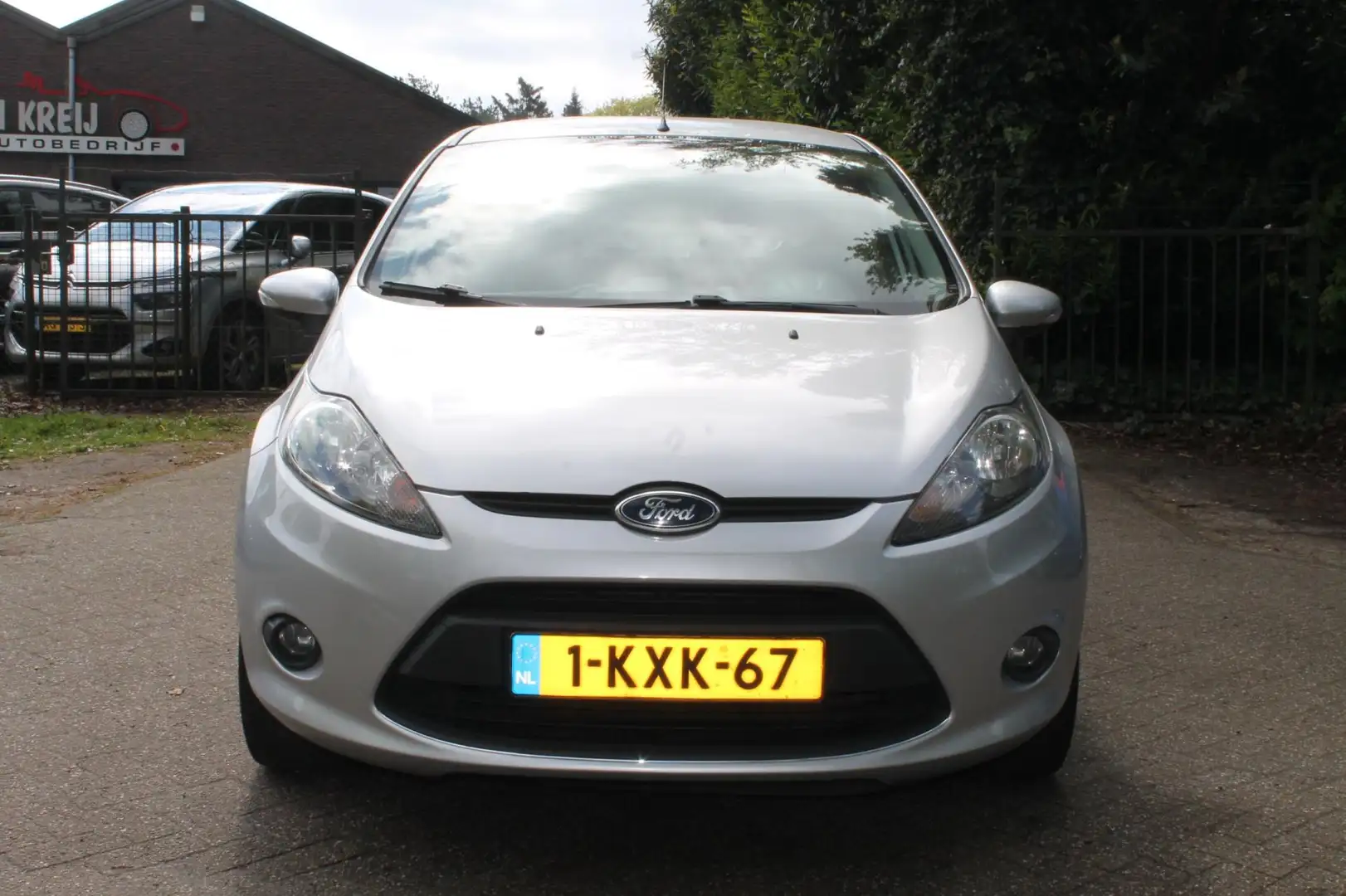 Ford Fiesta 1.4 Trend, Automaat, Airco, CV, Lm Gris - 2