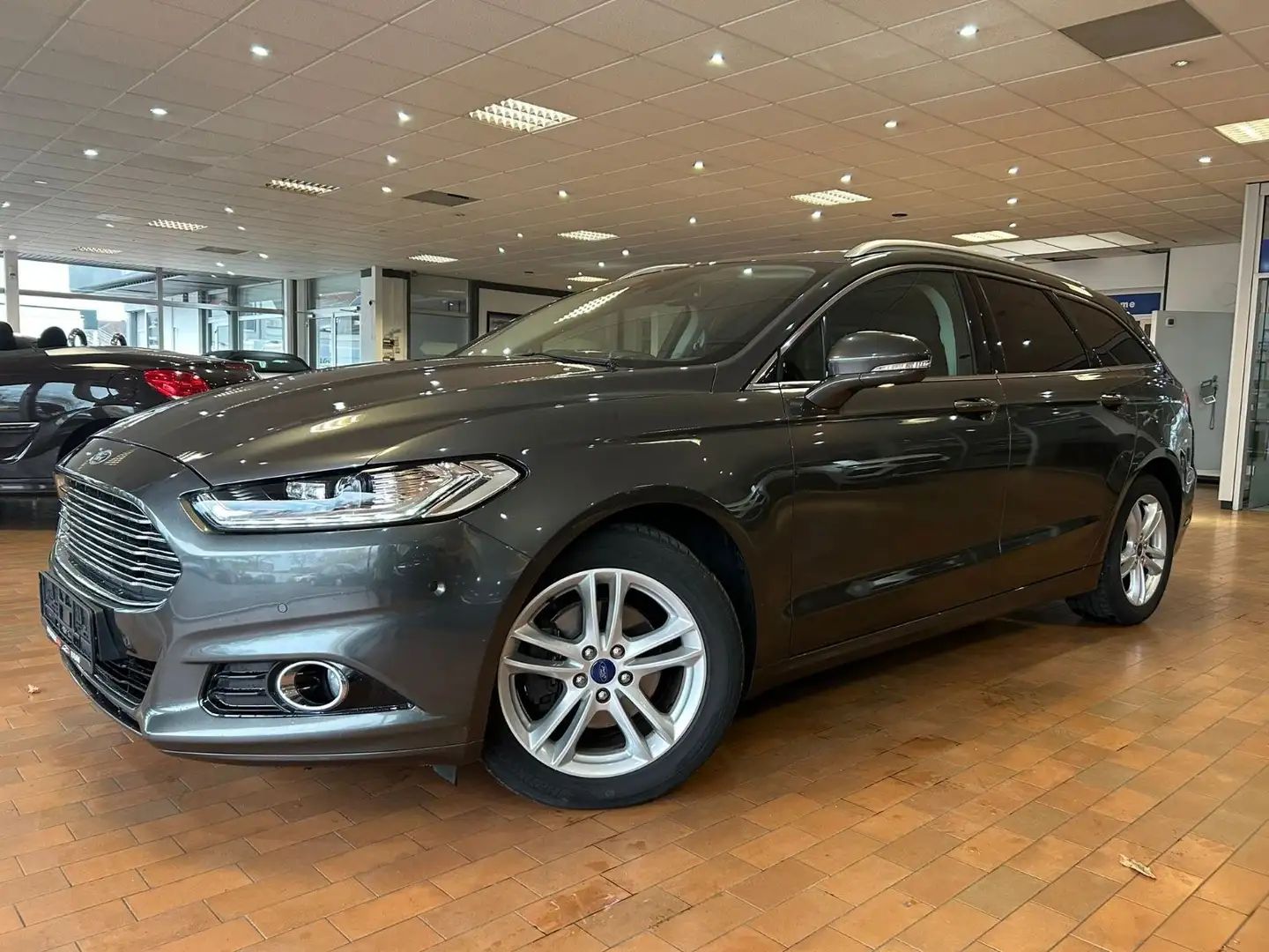 Ford Mondeo Turnier Titanium Grau - 1