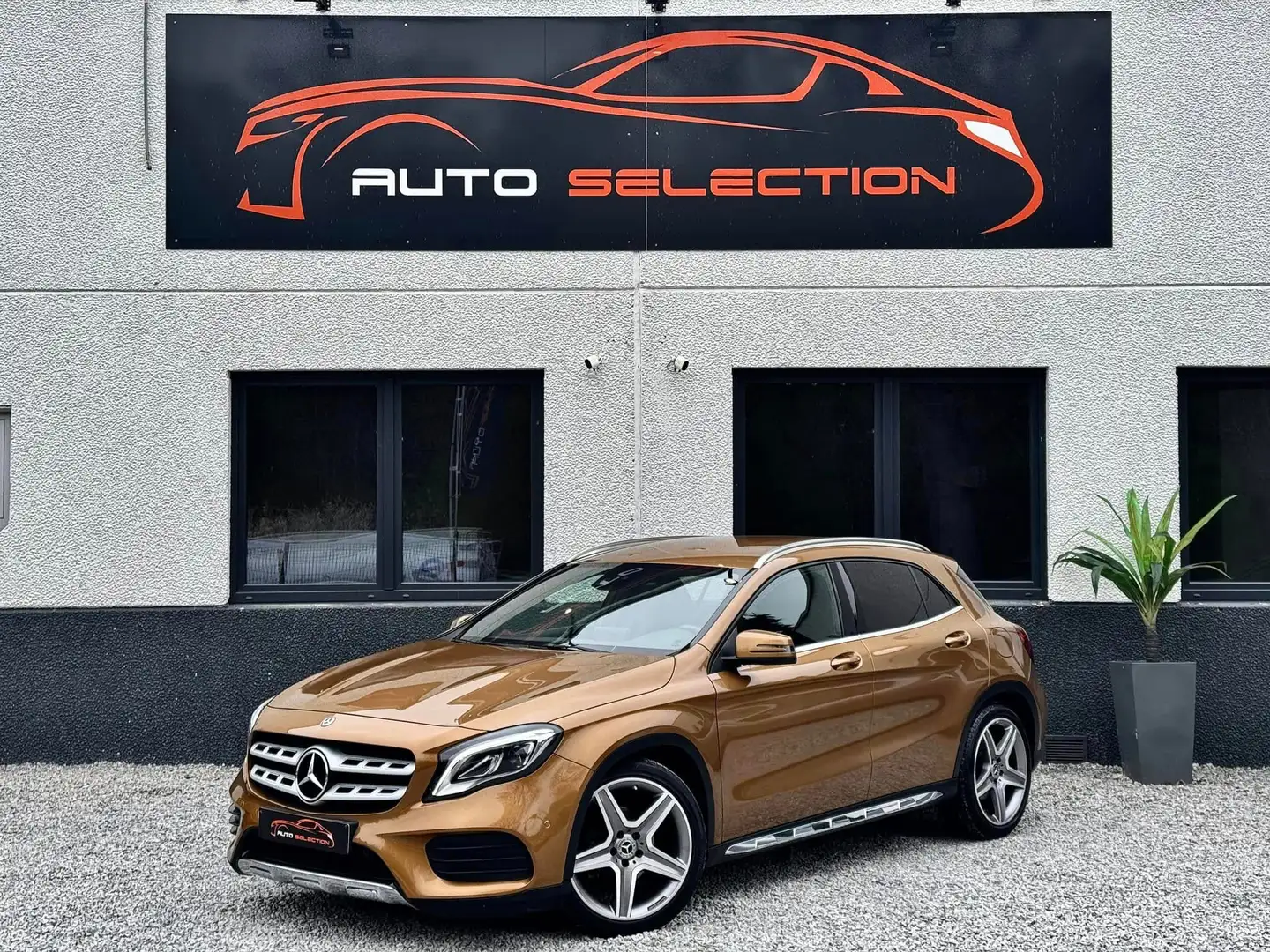 Mercedes-Benz GLA 180 AMG PACK - FACELIFT 2018 - GARANTIE Or - 1