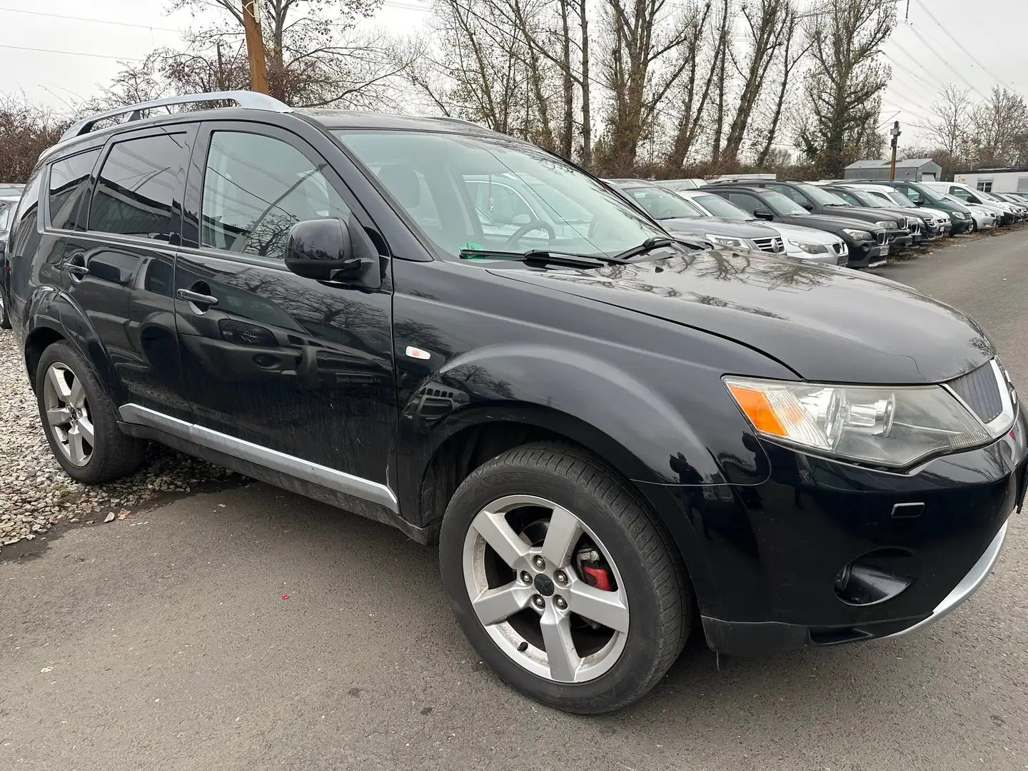 Mitsubishi Outlander 2.0 DI-D 4 x 4 7 PLÄTZE KLIMA NAVI ALU TÜV Zwart - 1