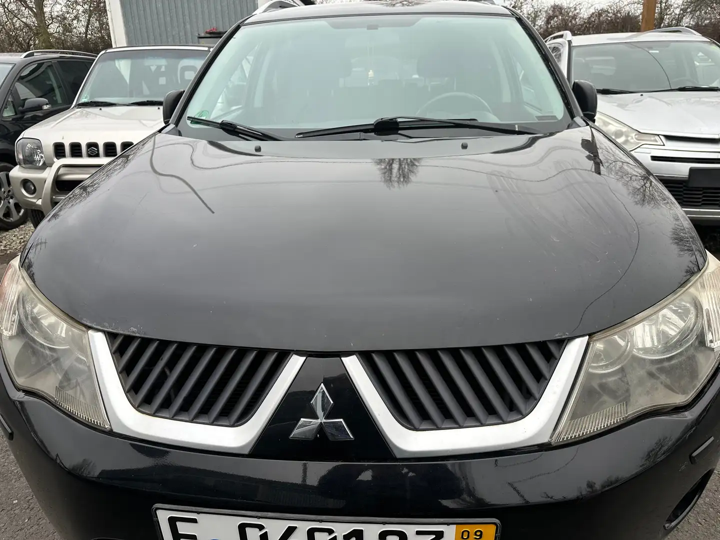 Mitsubishi Outlander 2.0 DI-D 4 x 4 7 PLÄTZE KLIMA NAVI ALU TÜV Zwart - 2