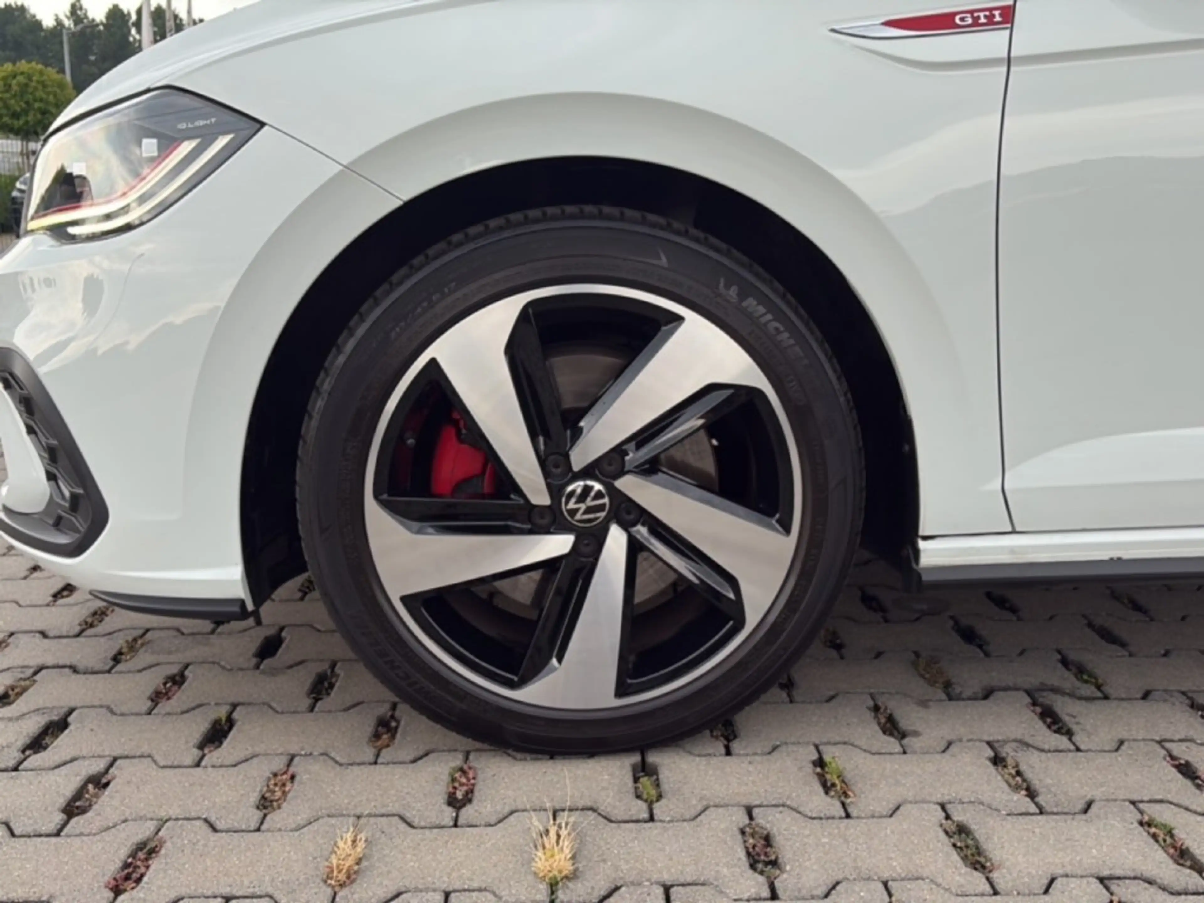 Volkswagen Polo GTI 2.0 TSI DSG GTI PANO-DAK/PDC/IQ-LIGHT/DIG-DASH/ACC — photo 9