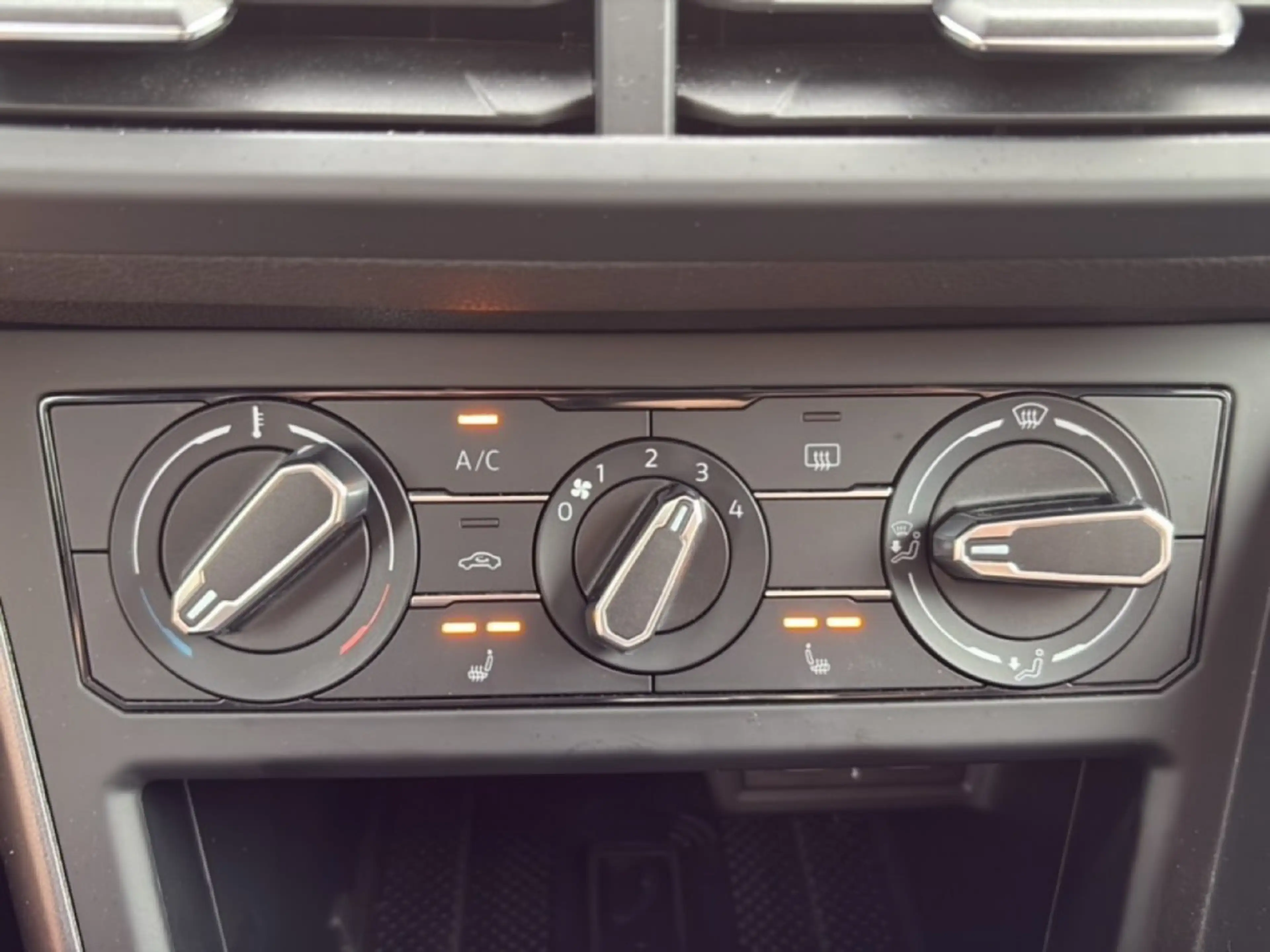 Volkswagen Polo GTI 2.0 TSI DSG GTI PANO-DAK/PDC/IQ-LIGHT/DIG-DASH/ACC — photo 19