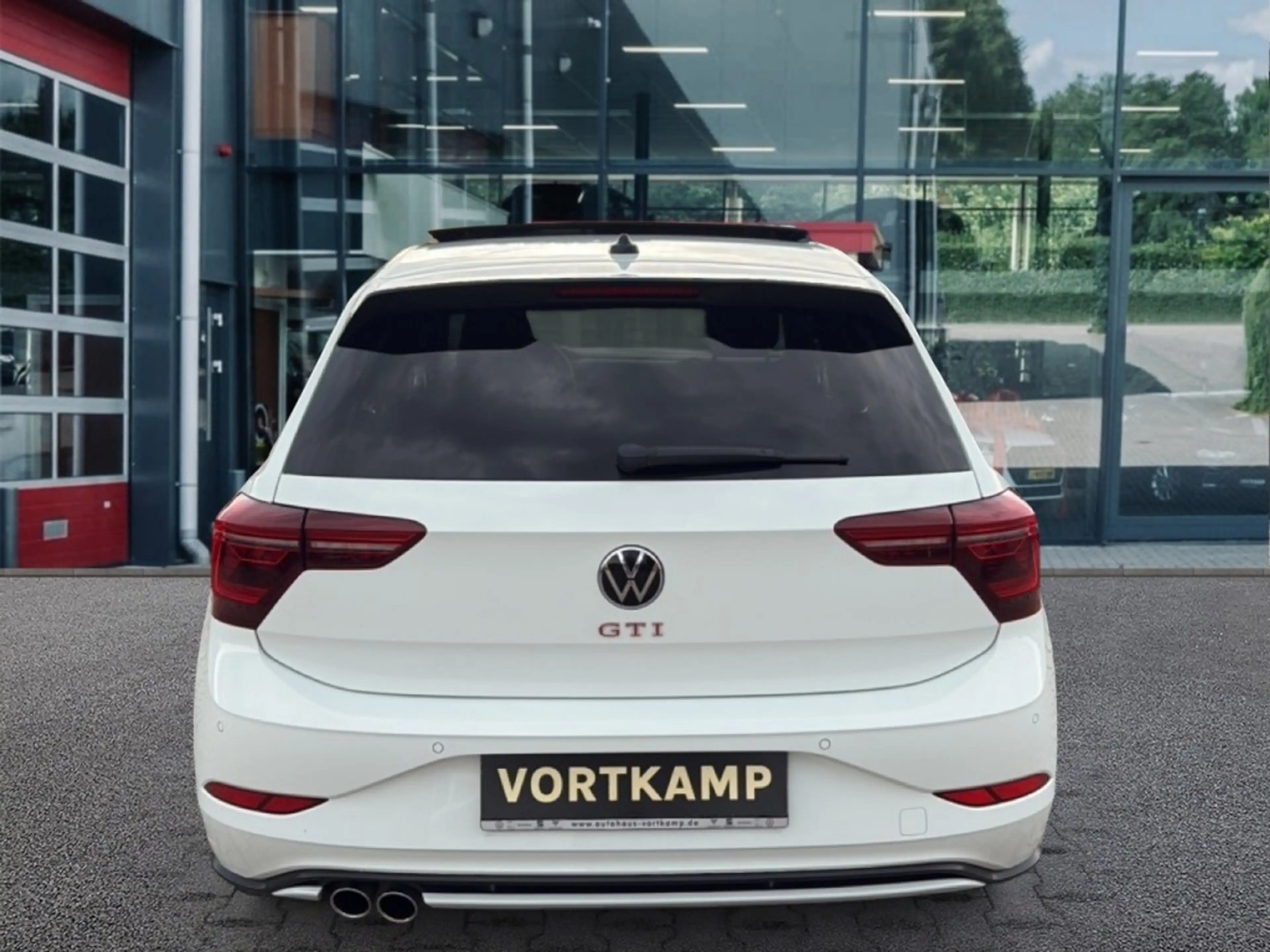 Volkswagen Polo GTI 2.0 TSI DSG GTI PANO-DAK/PDC/IQ-LIGHT/DIG-DASH/ACC — photo 6