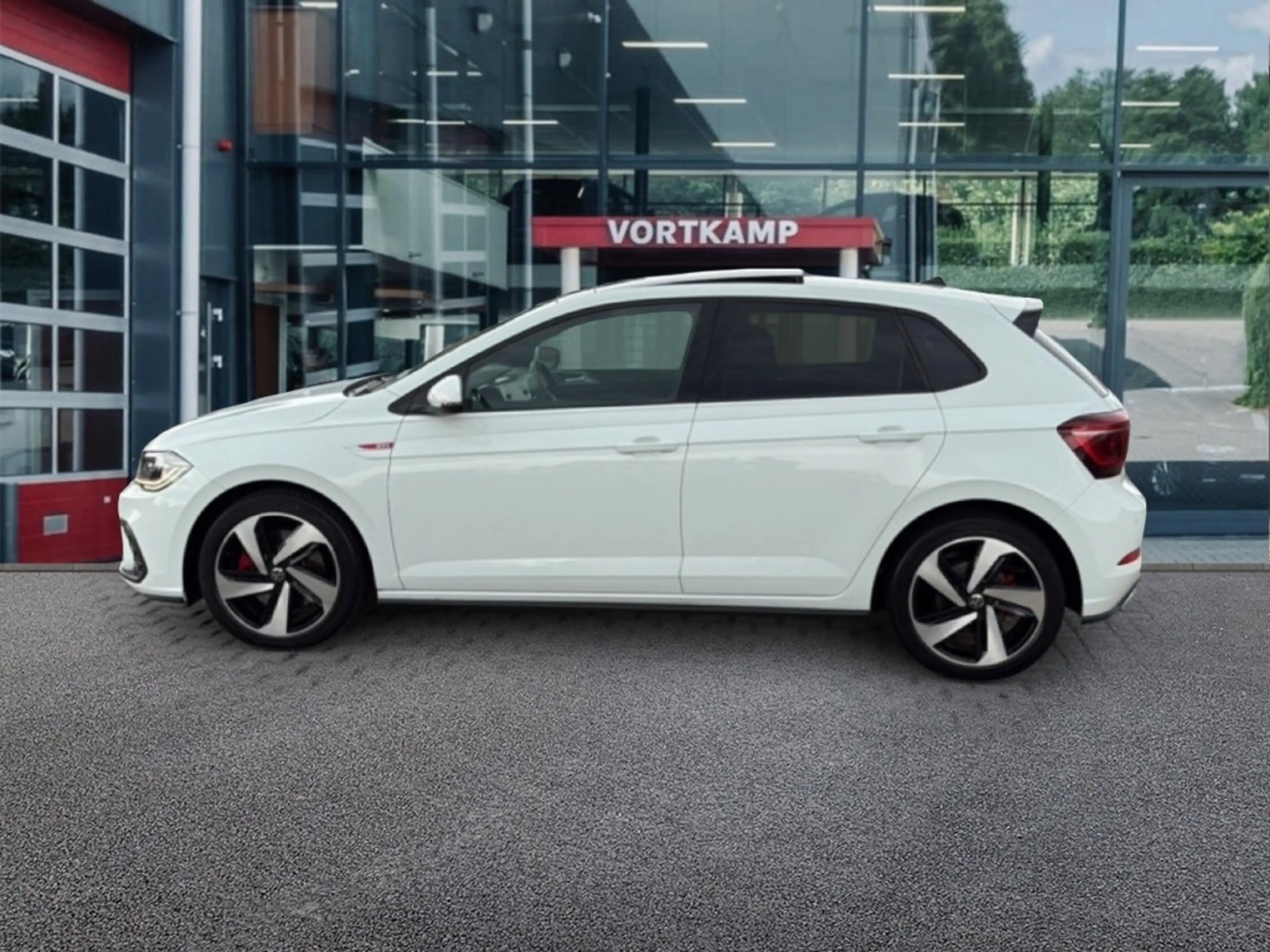 Volkswagen Polo GTI 2.0 TSI DSG GTI PANO-DAK/PDC/IQ-LIGHT/DIG-DASH/ACC — photo 8