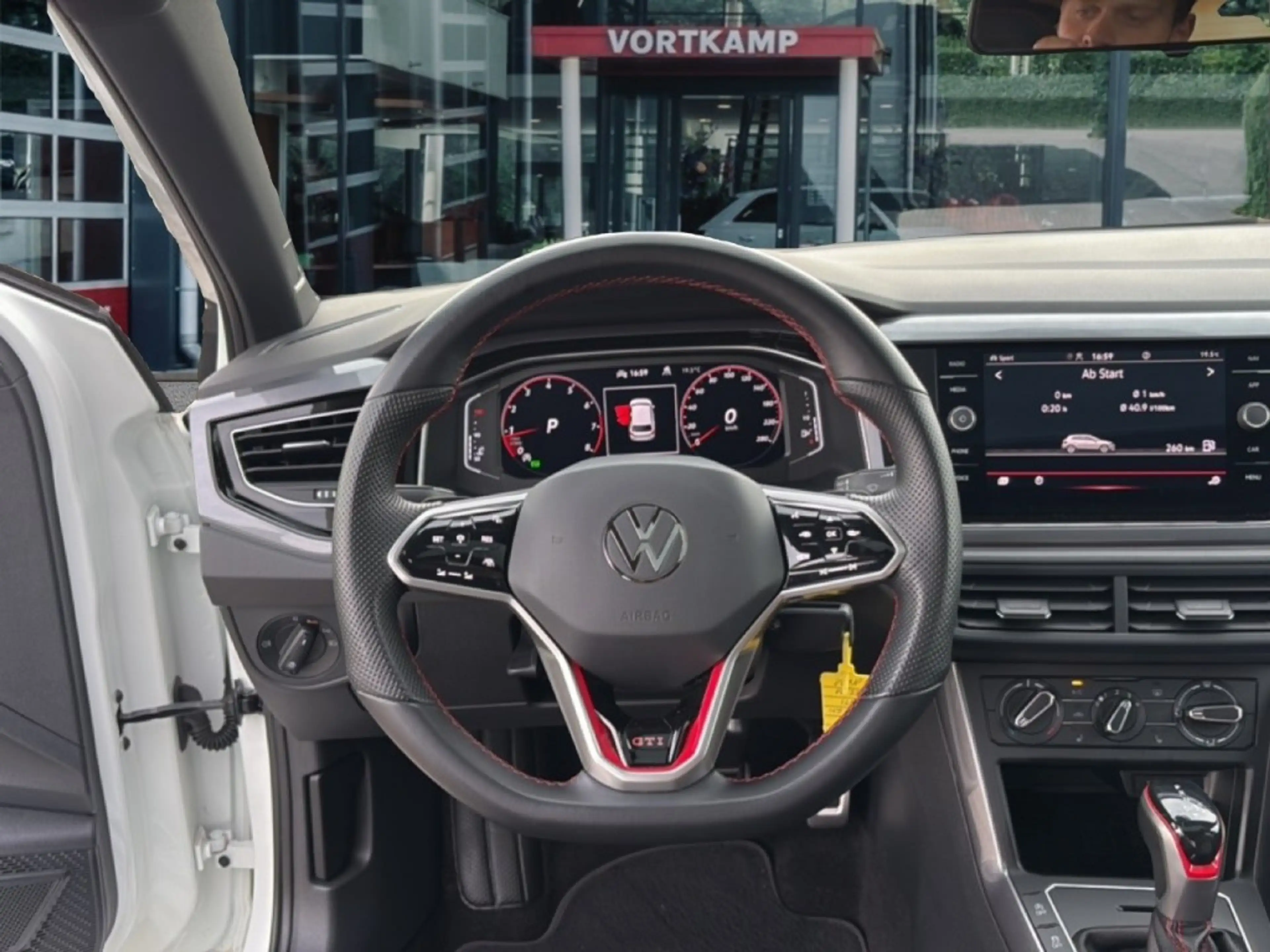 Volkswagen Polo GTI 2.0 TSI DSG GTI PANO-DAK/PDC/IQ-LIGHT/DIG-DASH/ACC — photo 14