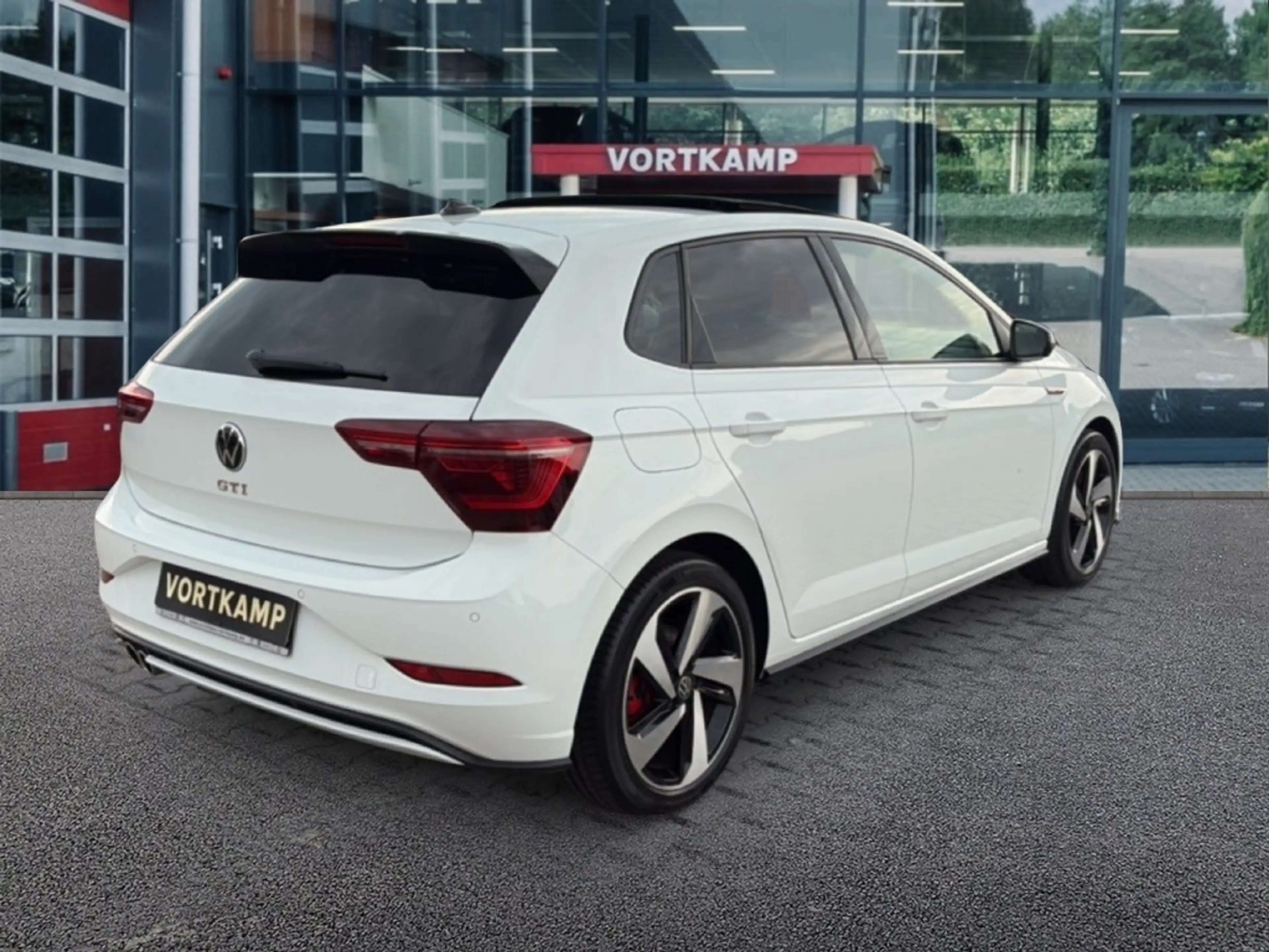 Volkswagen Polo GTI 2.0 TSI DSG GTI PANO-DAK/PDC/IQ-LIGHT/DIG-DASH/ACC — photo 5