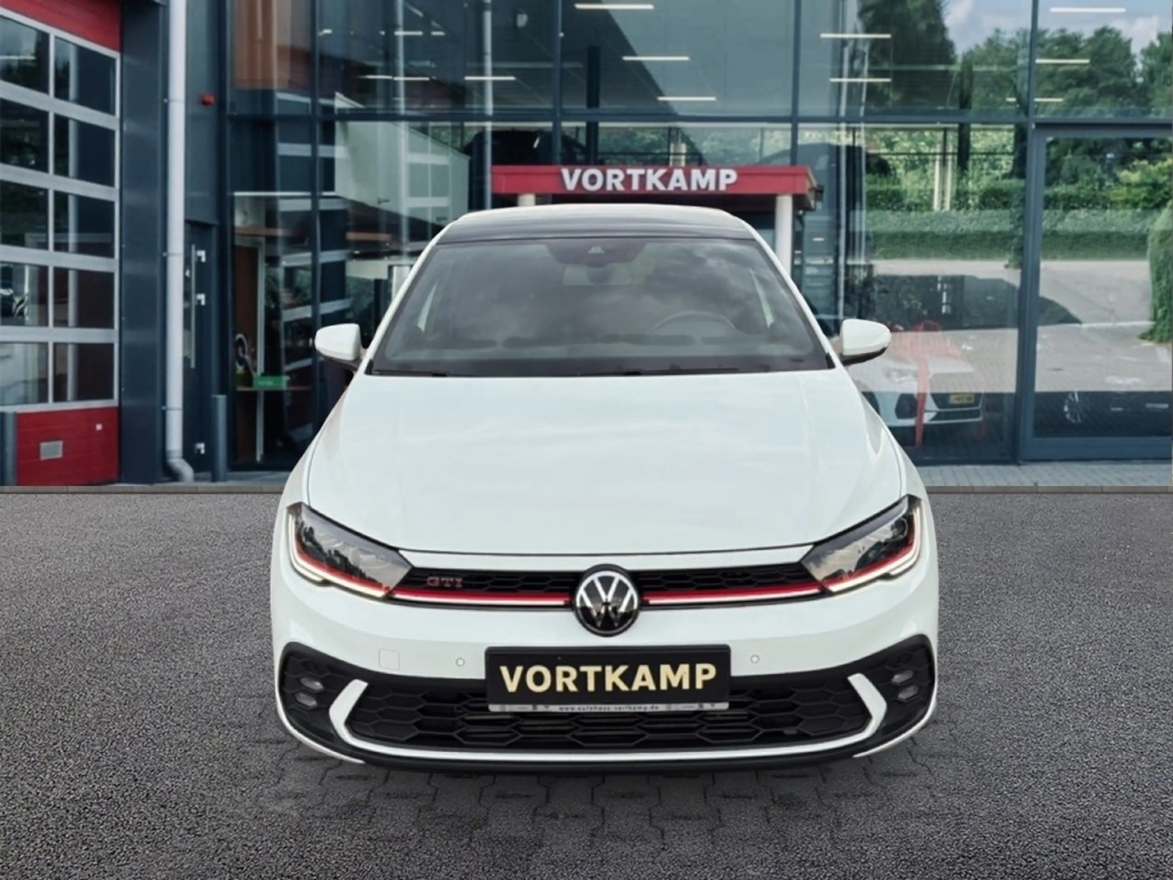 Volkswagen Polo GTI 2.0 TSI DSG GTI PANO-DAK/PDC/IQ-LIGHT/DIG-DASH/ACC — photo 2