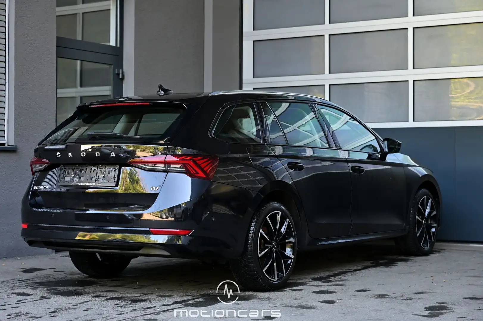 Skoda Octavia 1.4 TSI iV Style iV Pickerl NEU Schwarz - 2