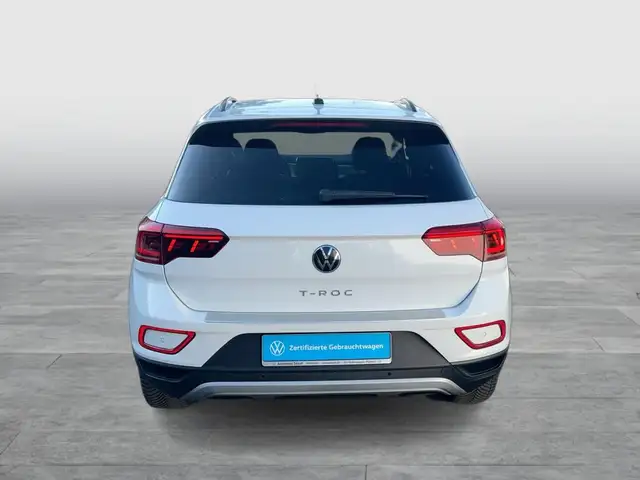 Volkswagen T-Roc view 4