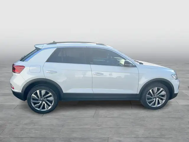 Volkswagen T-Roc view 6