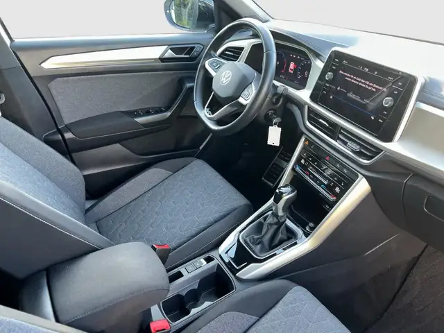 Volkswagen T-Roc view 15