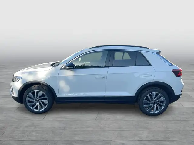 Volkswagen T-Roc view 2