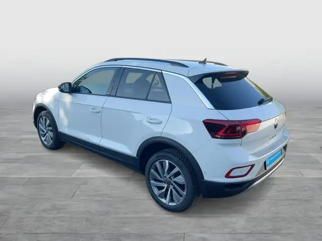 Volkswagen T-Roc view 3