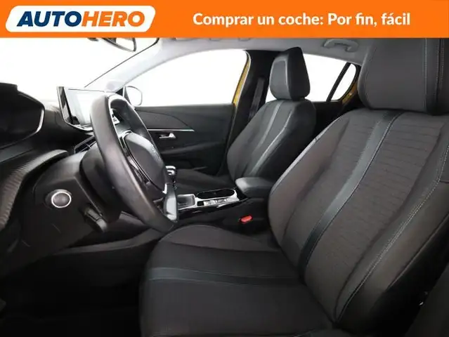 Peugeot 208 view 11